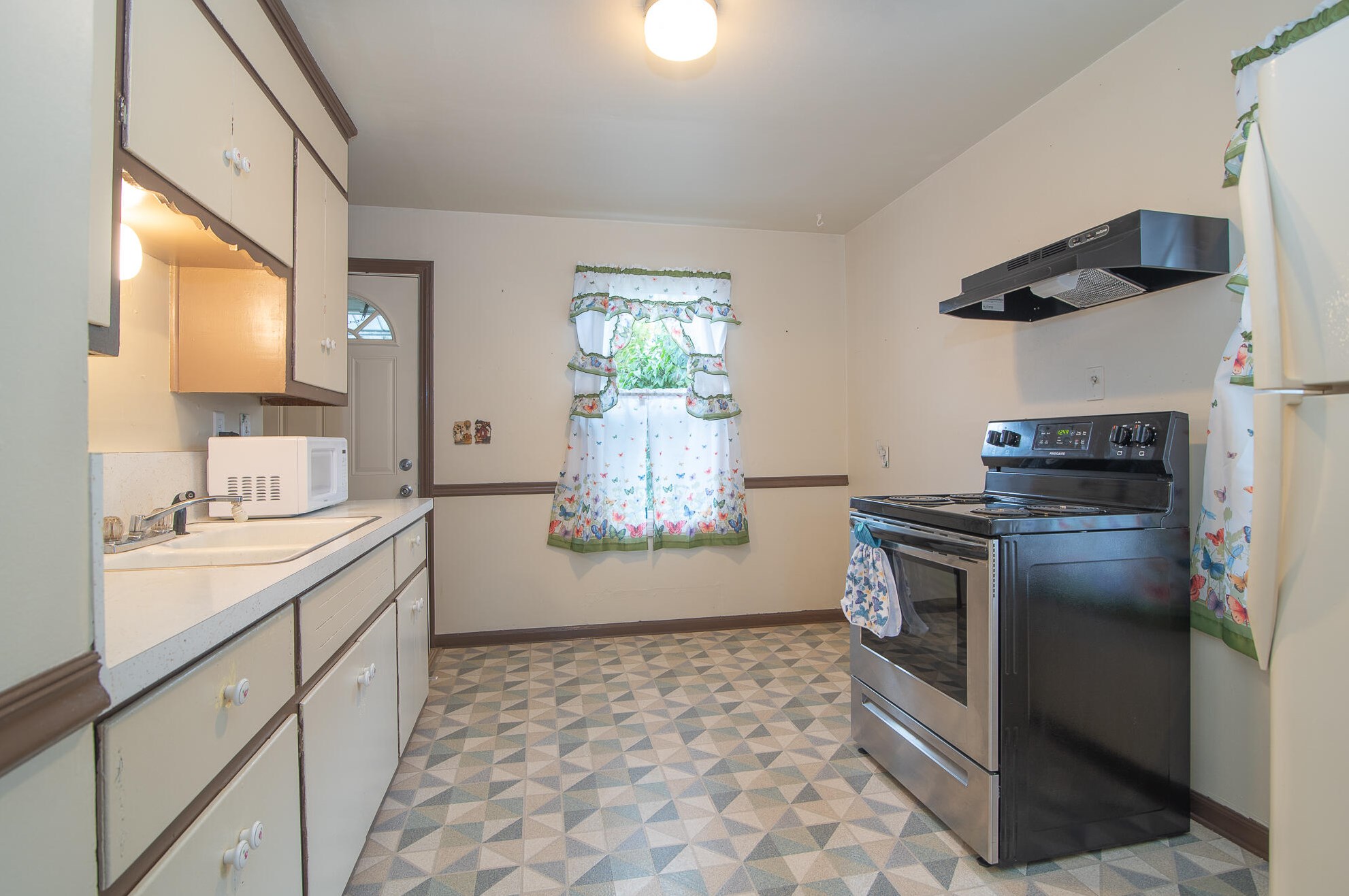 1238 Jones Ave, Racine WI 53402-4524 exterior