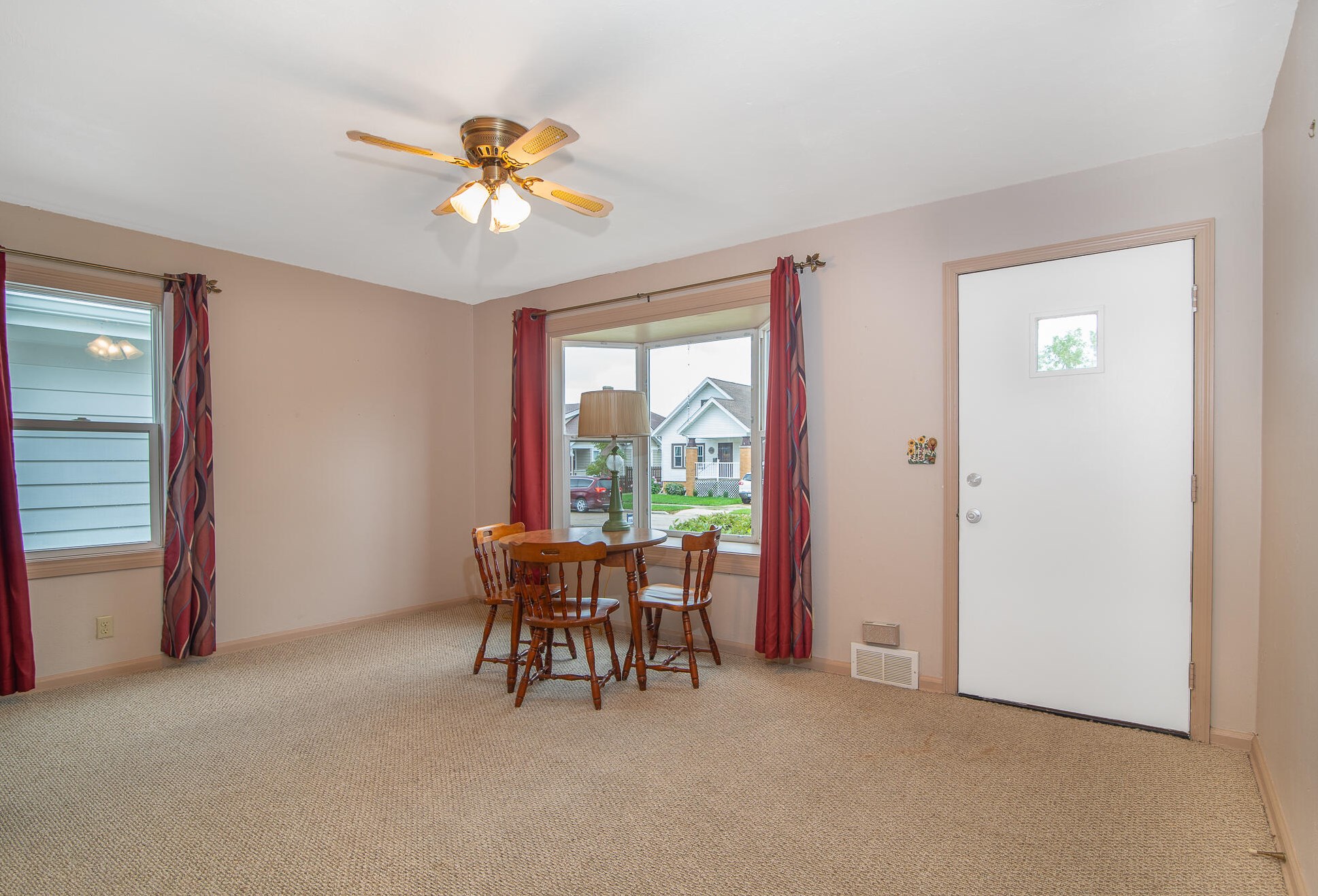 1238 Jones Ave, Racine WI 53402-4524 exterior