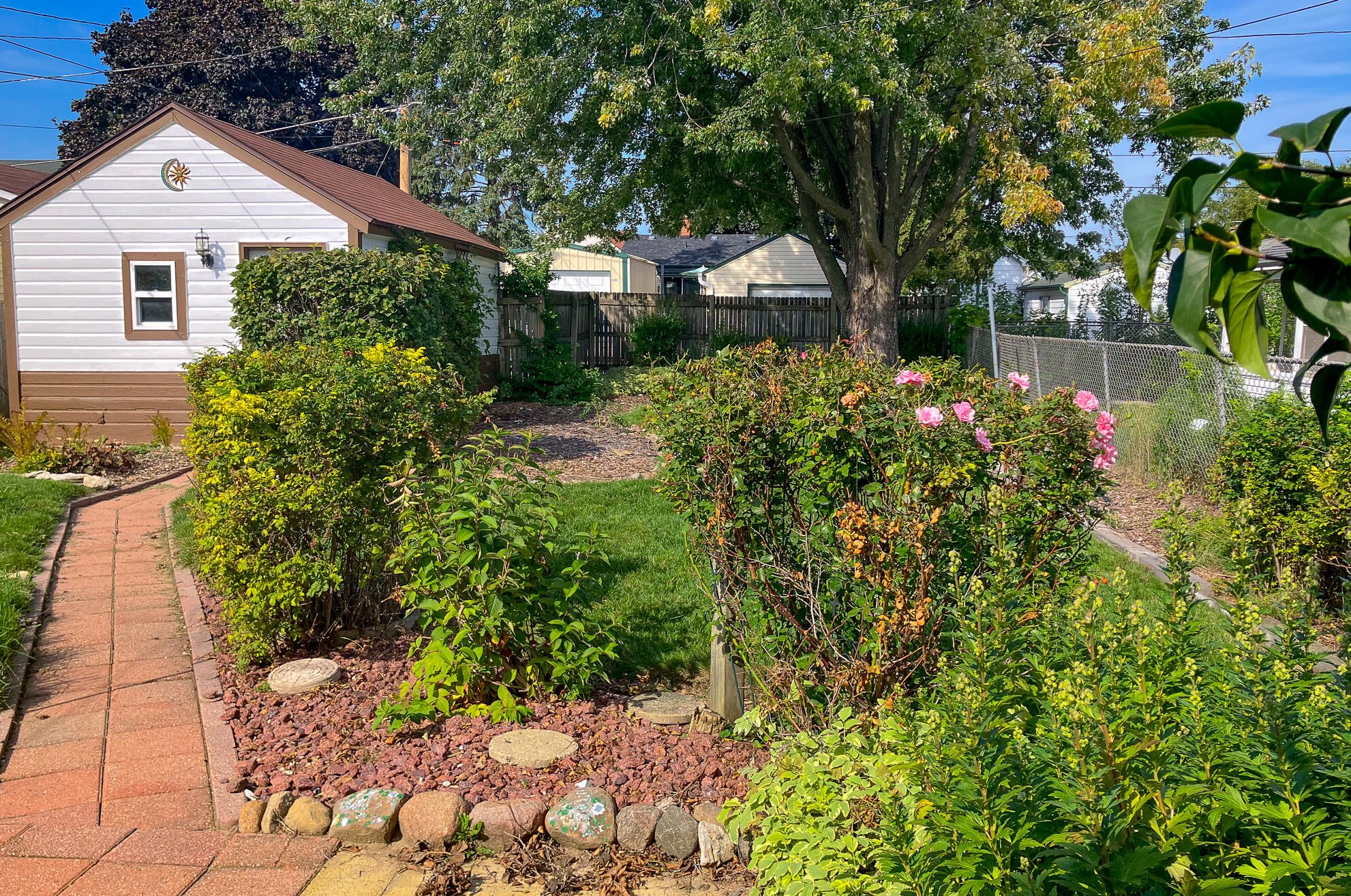 1238 Jones Ave, Racine WI 53402-4524 exterior