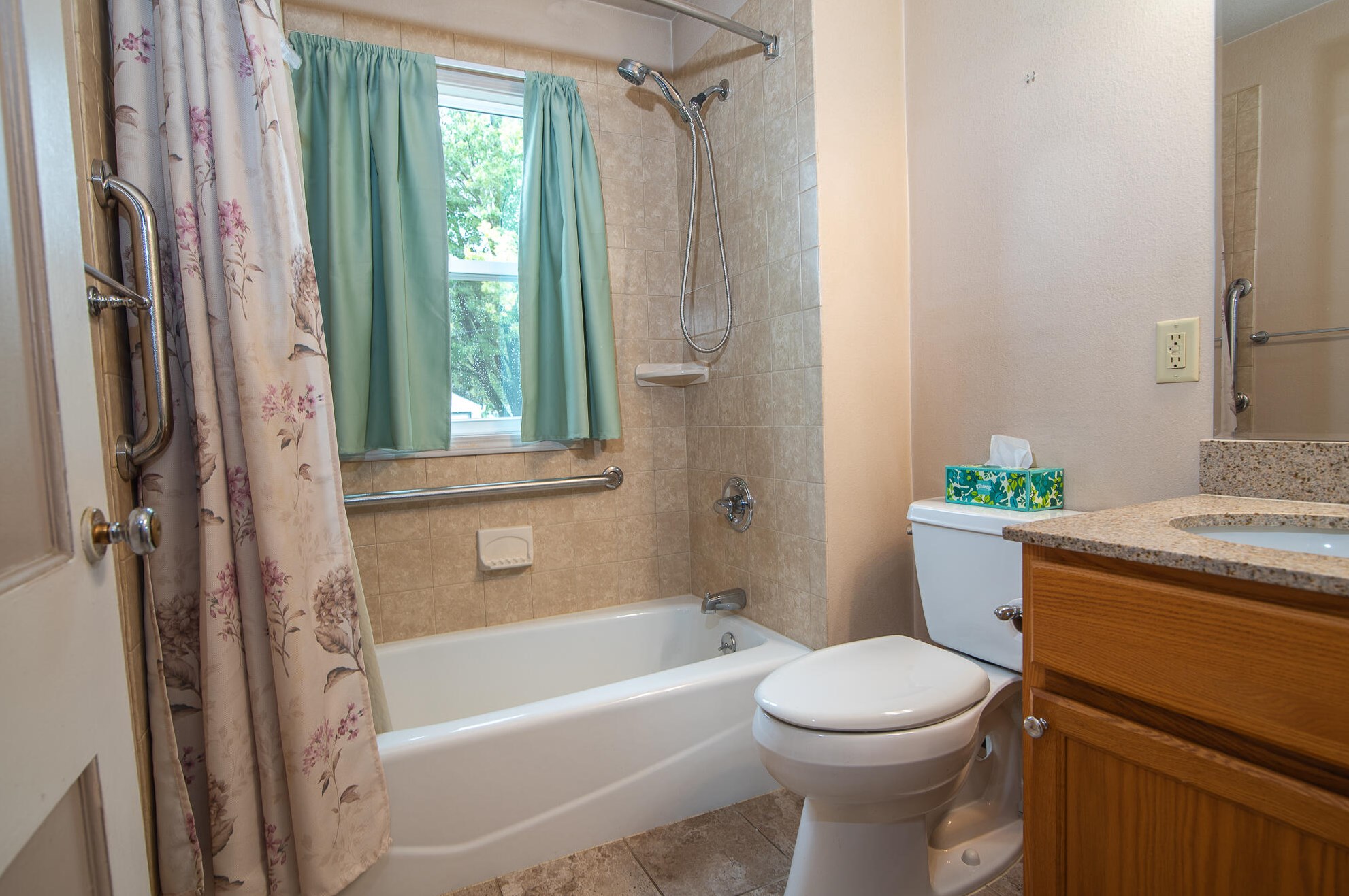 1238 Jones Ave, Racine WI 53402-4524 exterior