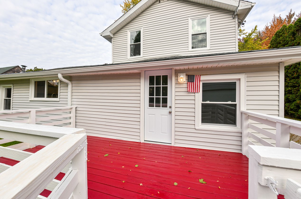 1232 Barnes St, Delavan WI  53115-1304 exterior
