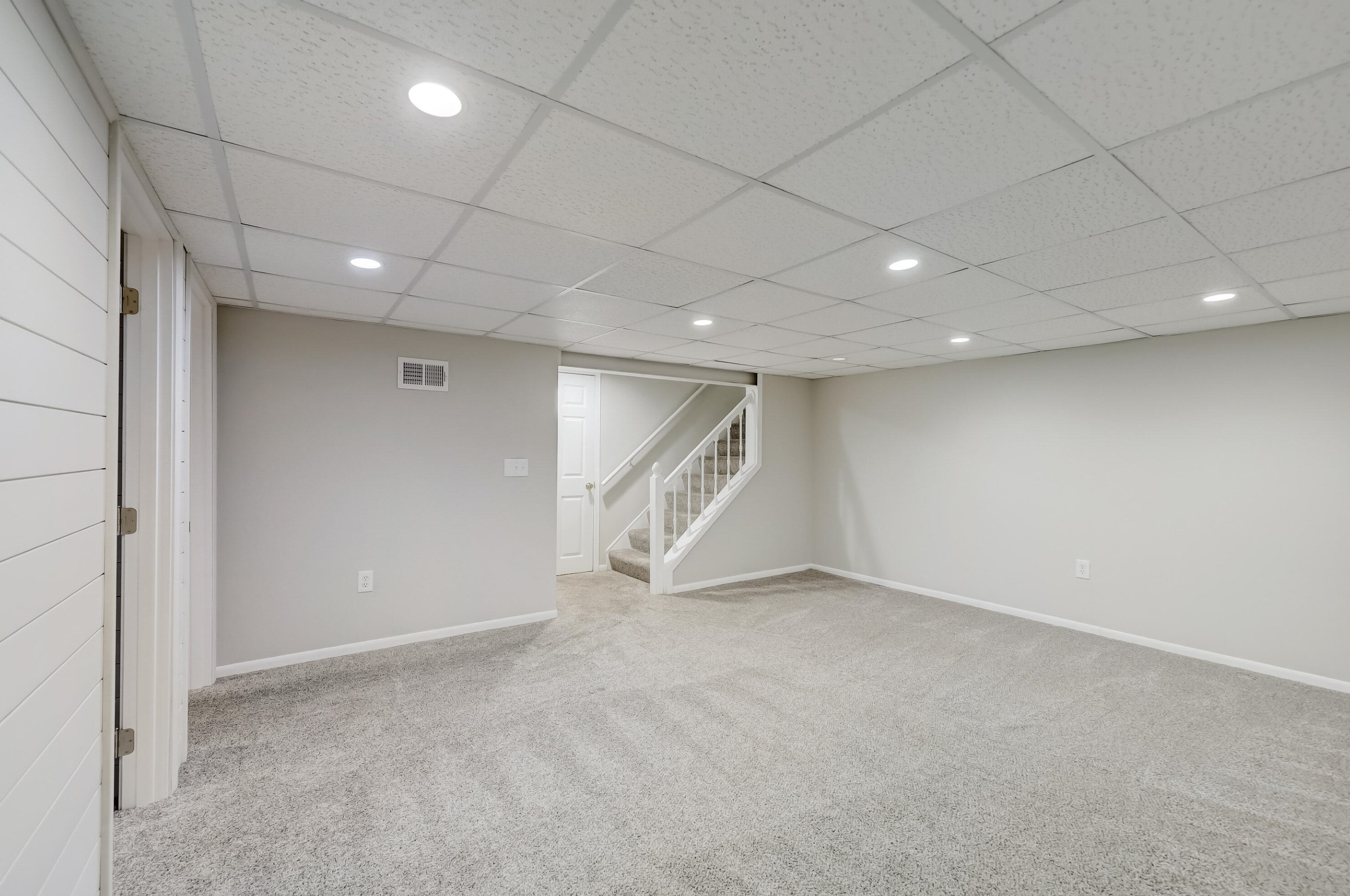 10043 Greenview Dr, Thiensville WI  53092-5749 exterior