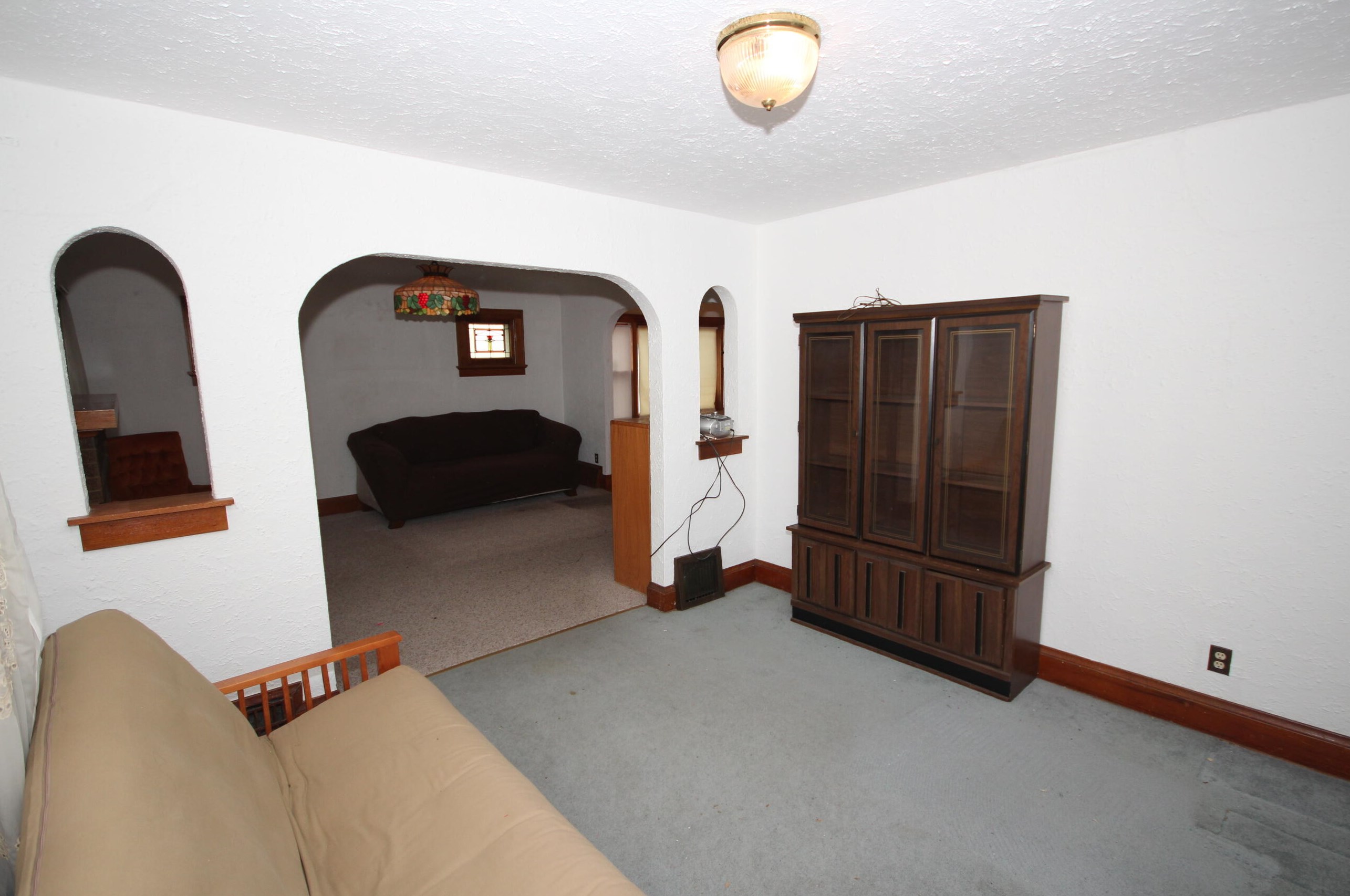 9490 Main St, Milwaukee WI 53214-1861 exterior