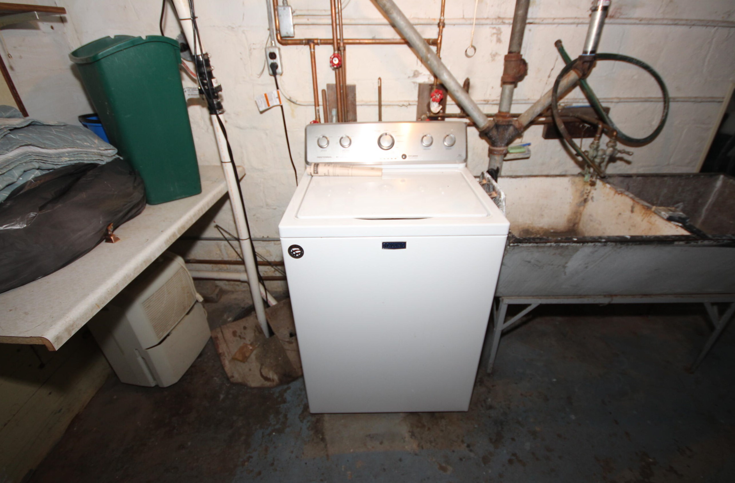 9490 Main St, Milwaukee WI 53214-1861 exterior