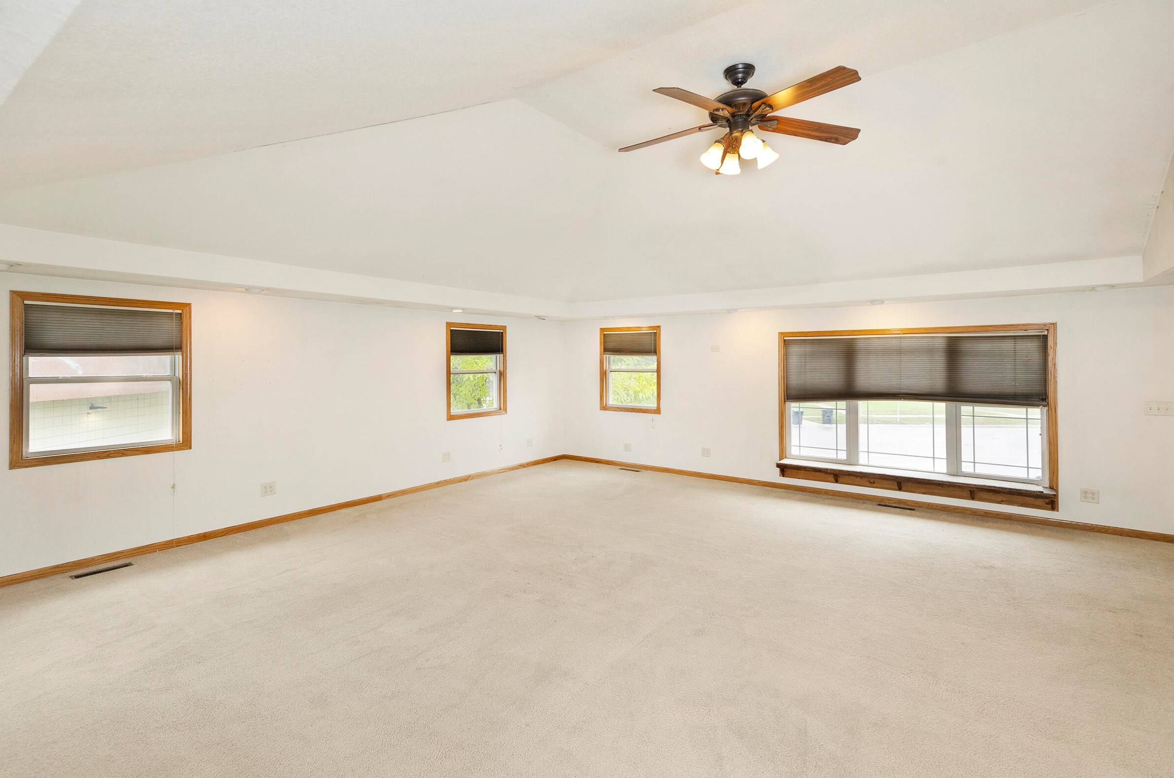 283 E Grant St, Lake Mills, WI 53551