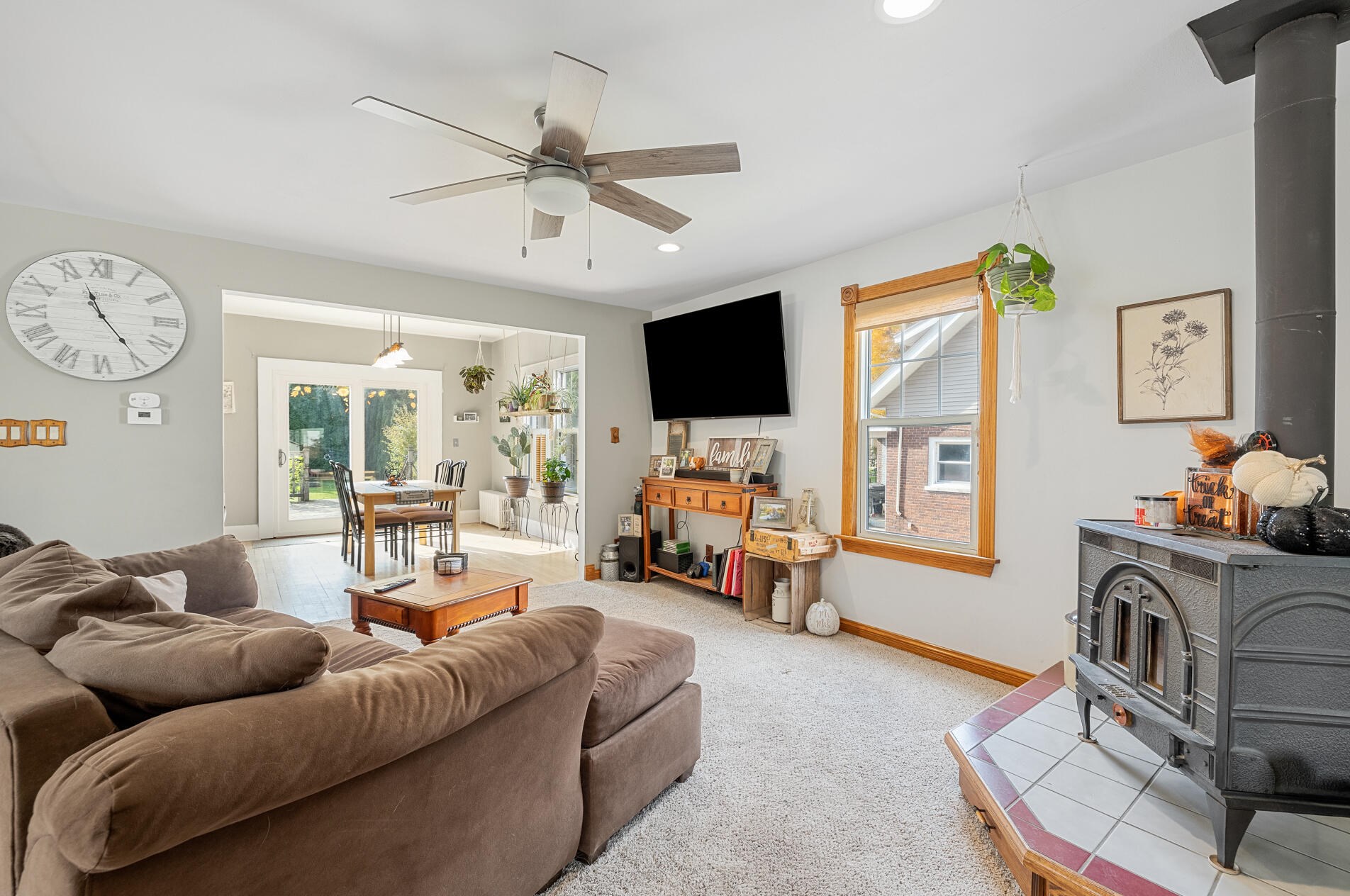 14 Valley St, Mayville WI  53050-2220 exterior