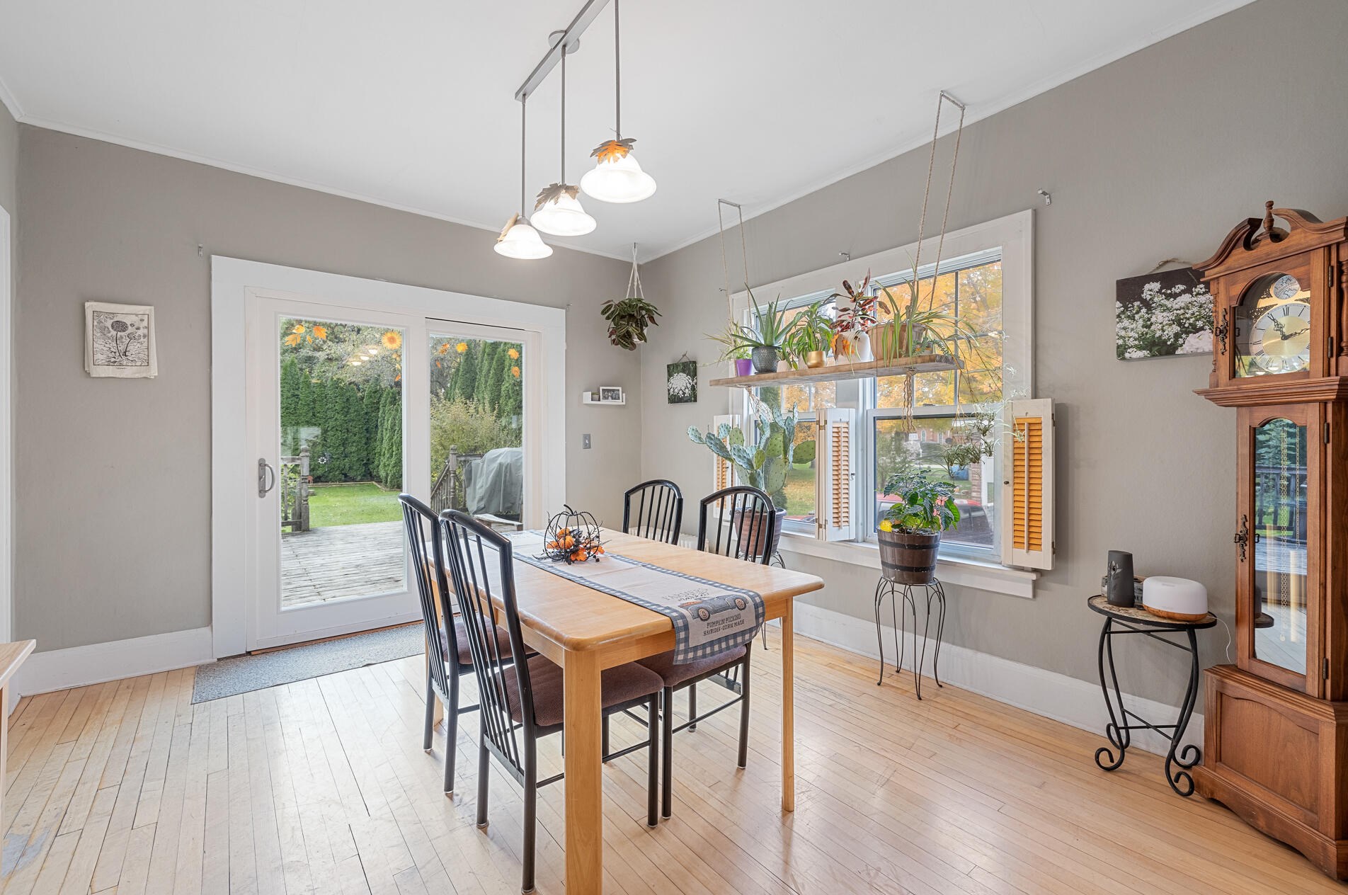 14 Valley St, Mayville WI  53050-2220 exterior