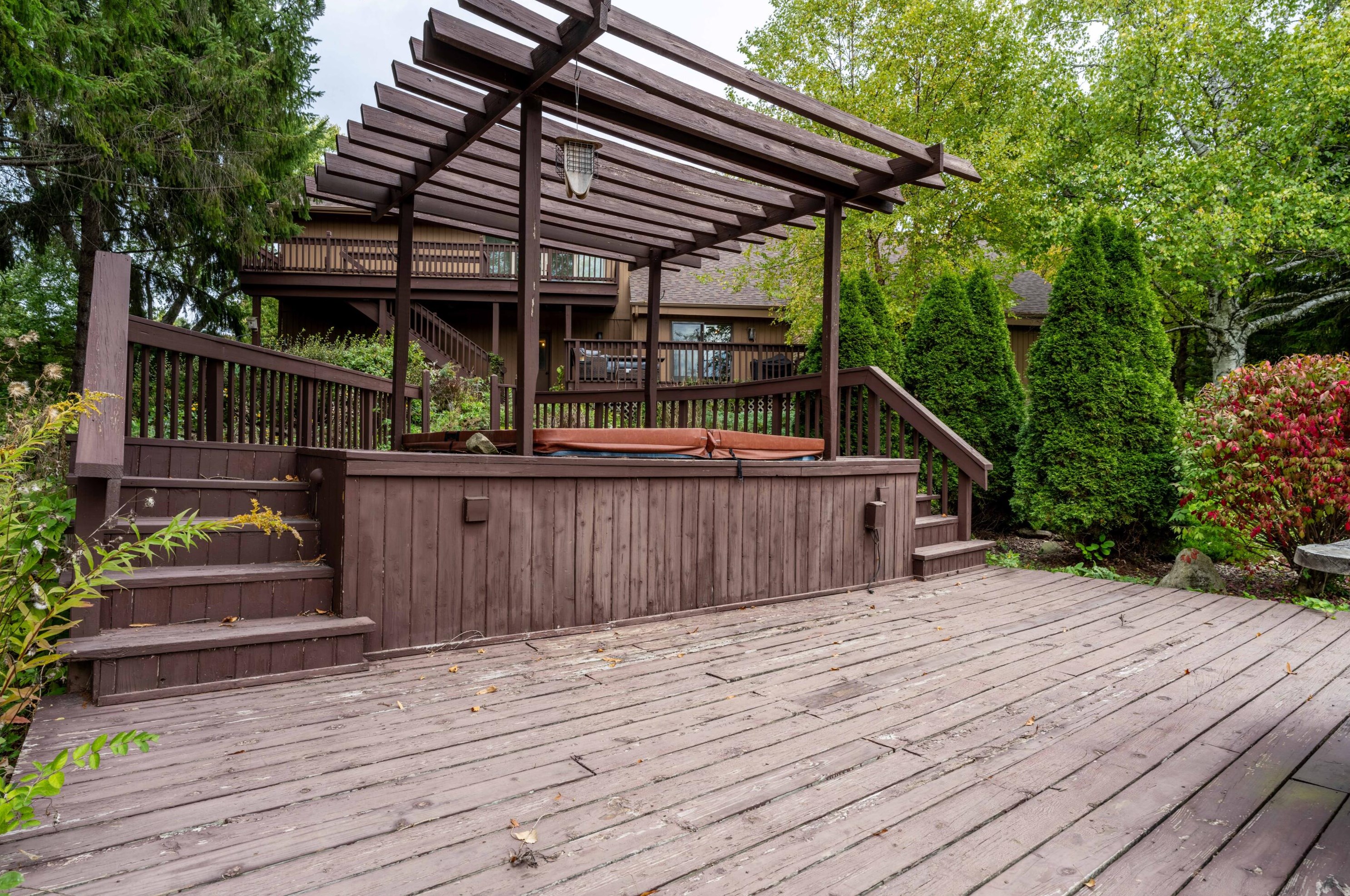 10057 Flagstone Dr, Cedarburg WI  53012-8822 exterior