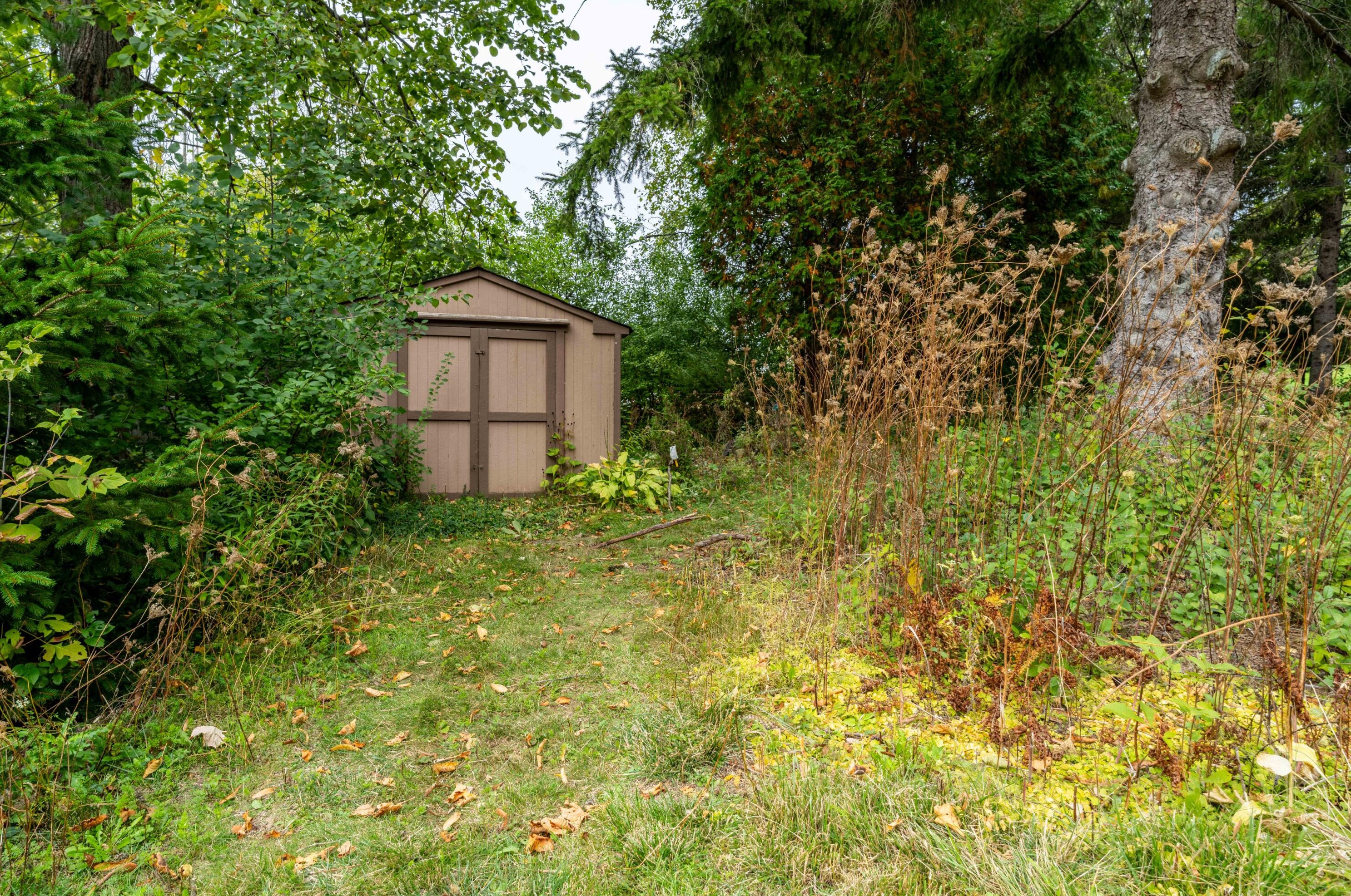 10057 Flagstone Dr, Cedarburg WI  53012-8822 exterior
