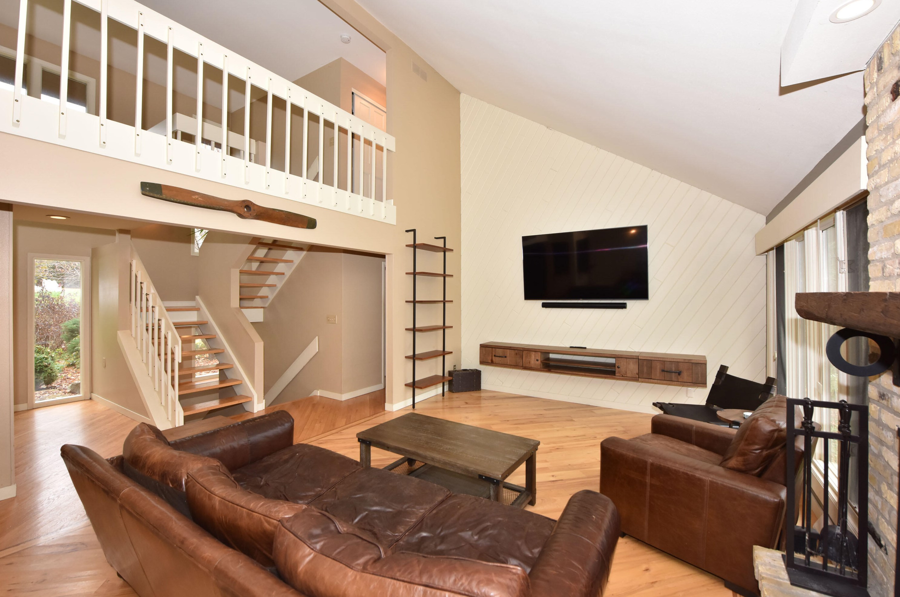 10057 Flagstone Dr, Cedarburg WI  53012-8822 exterior
