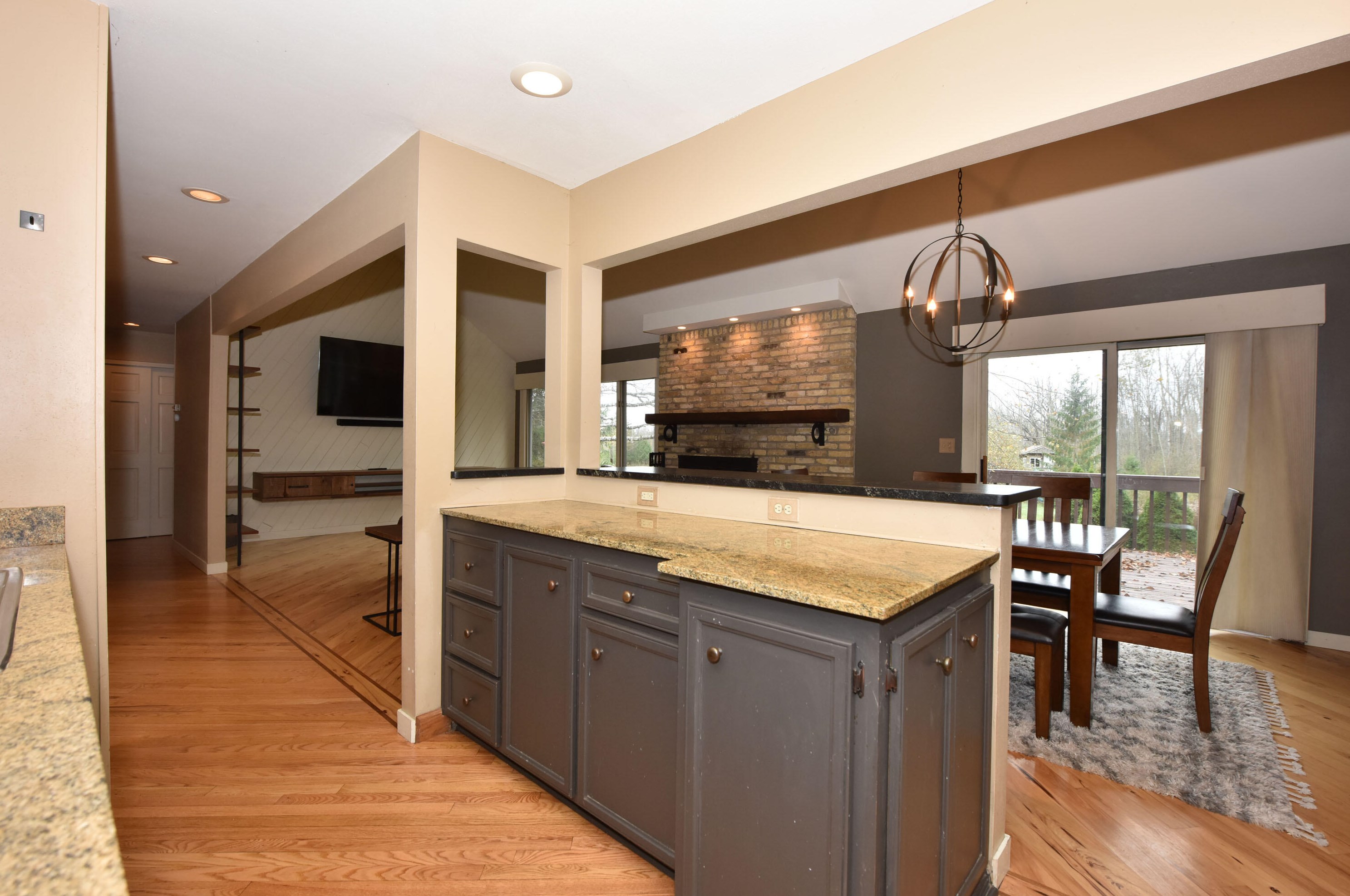 10057 Flagstone Dr, Cedarburg WI  53012-8822 exterior
