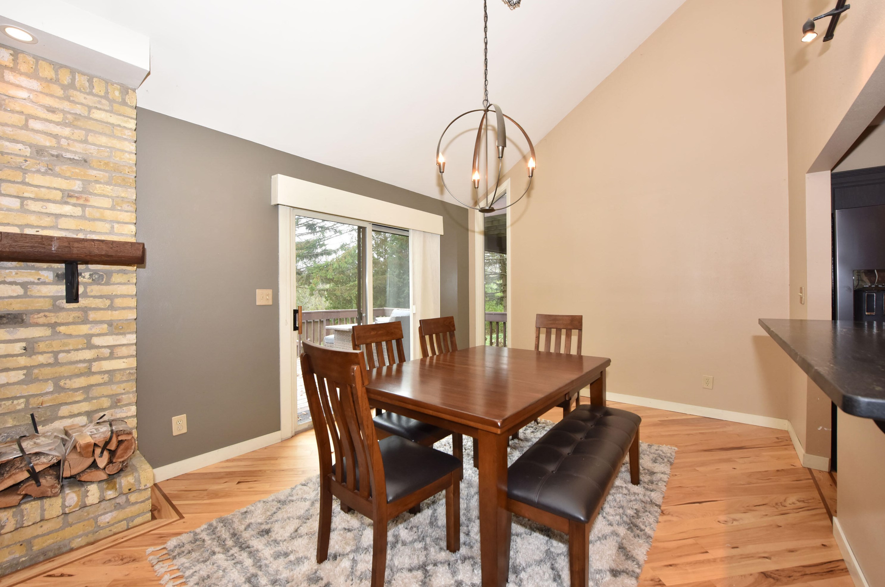 10057 Flagstone Dr, Cedarburg WI  53012-8822 exterior