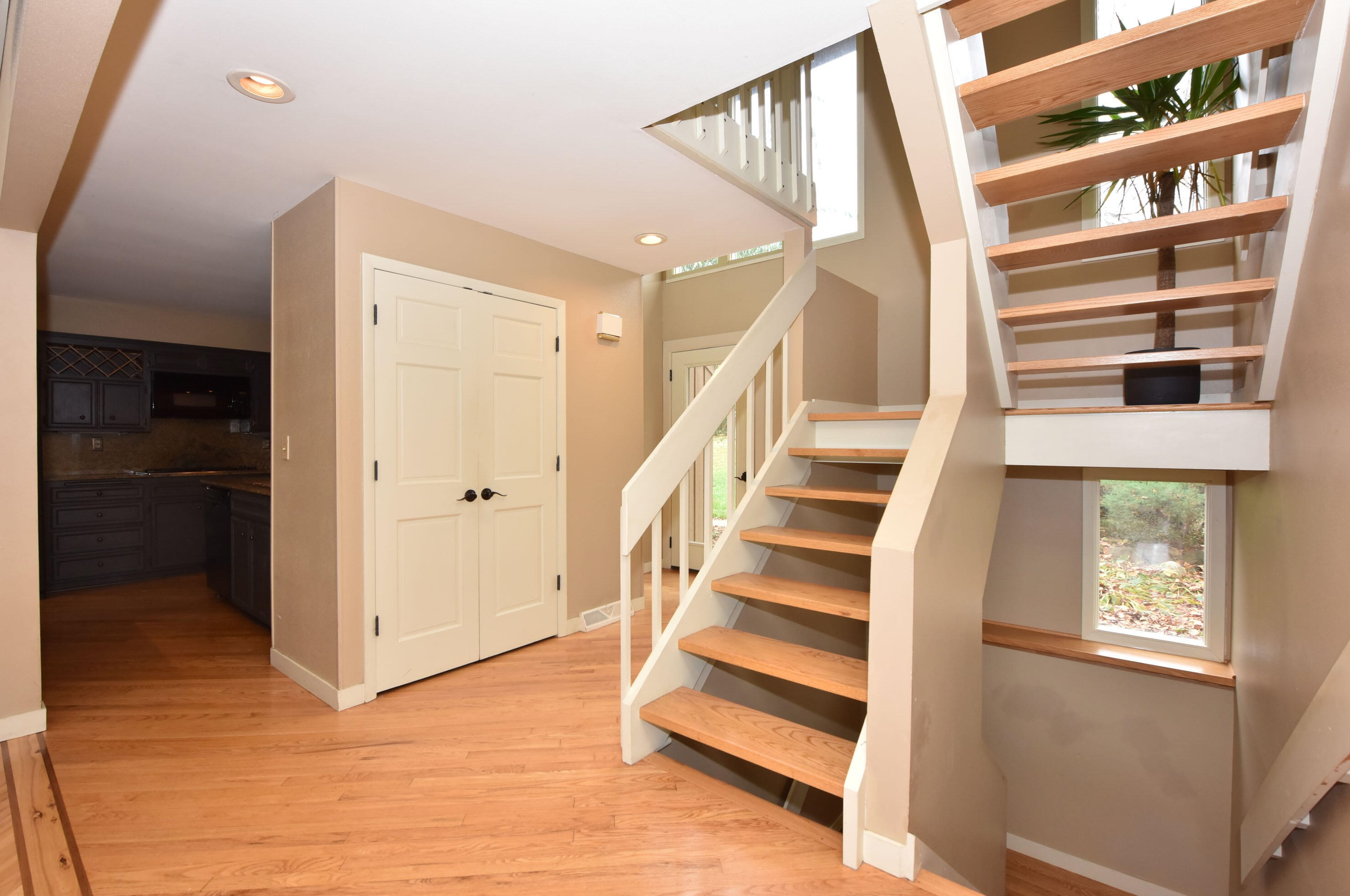 10057 Flagstone Dr, Cedarburg WI  53012-8822 exterior