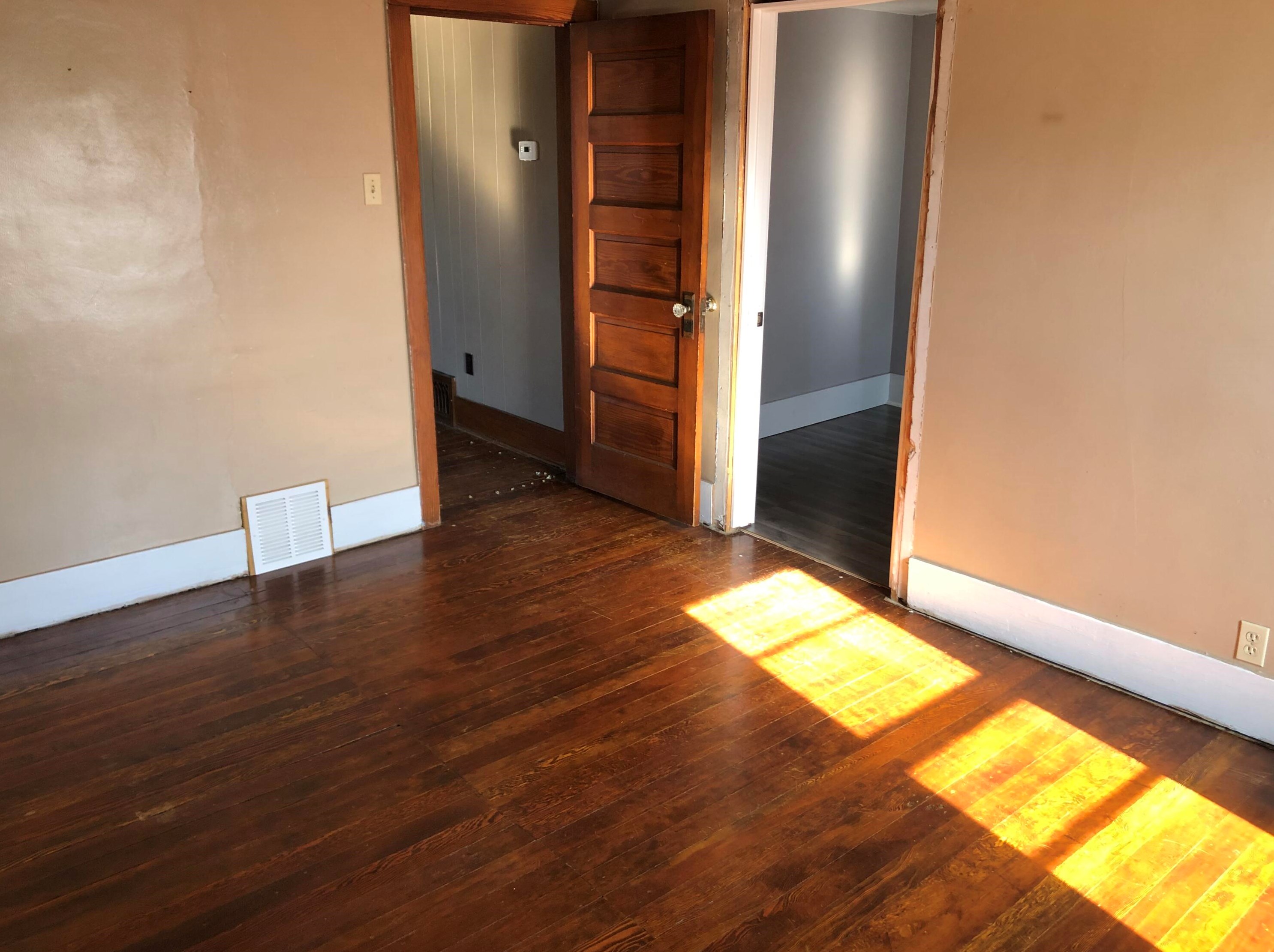 1542 Martin Ave, Sheboygan WI 53083-4631 exterior