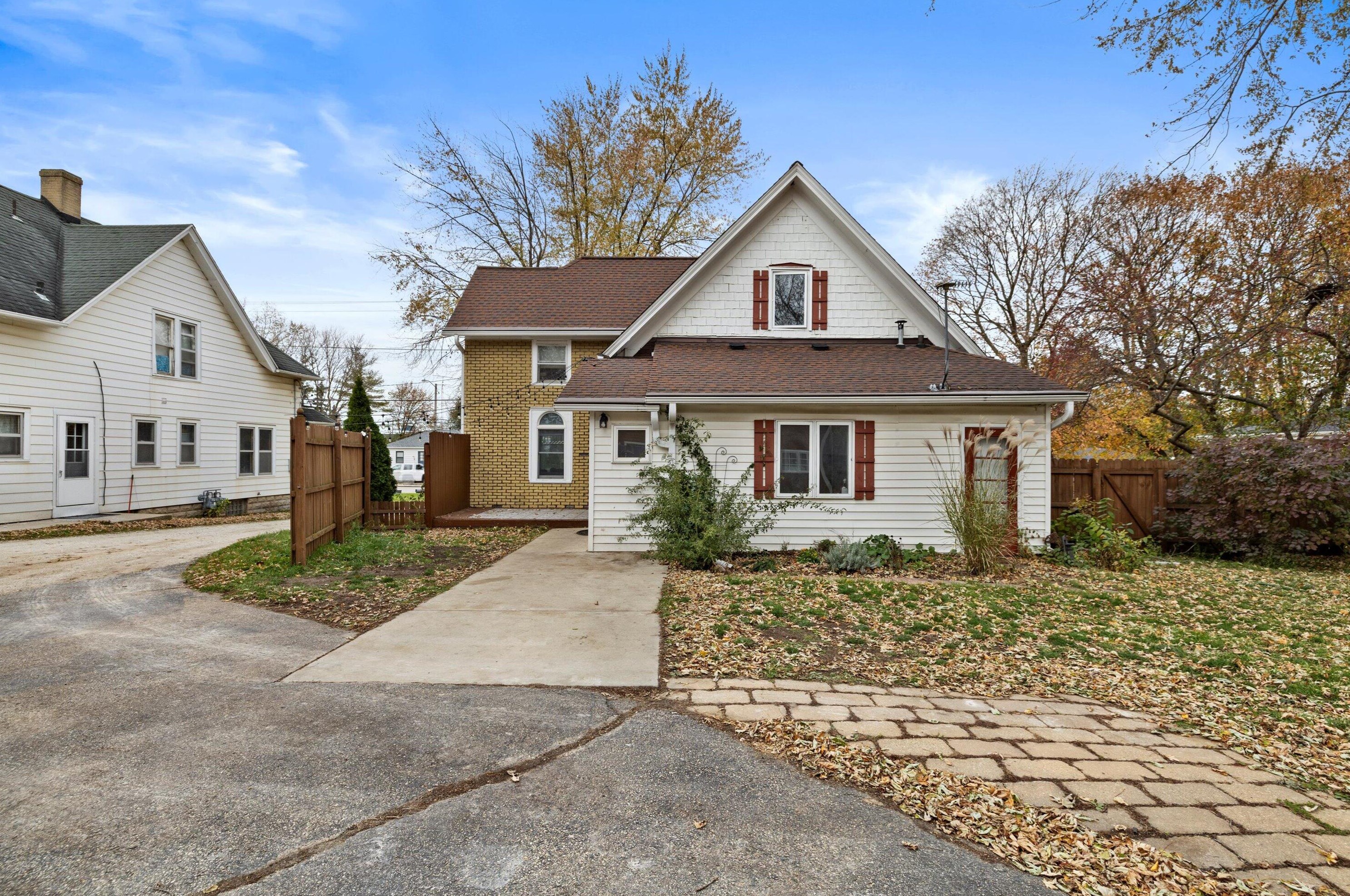 508 Mchenry St, Lyons WI  53105-2128 exterior