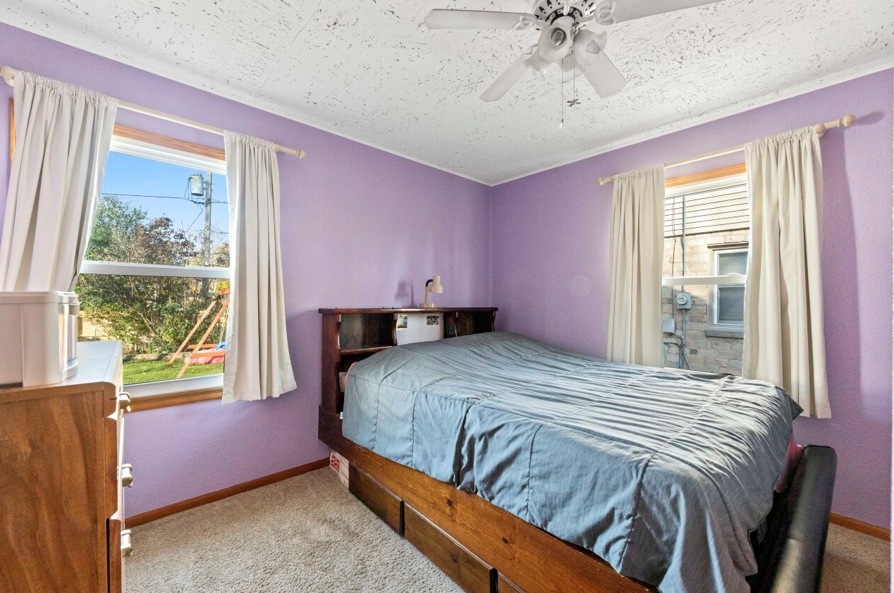 185 91st Pl, Milwaukee WI  53226-4525 exterior