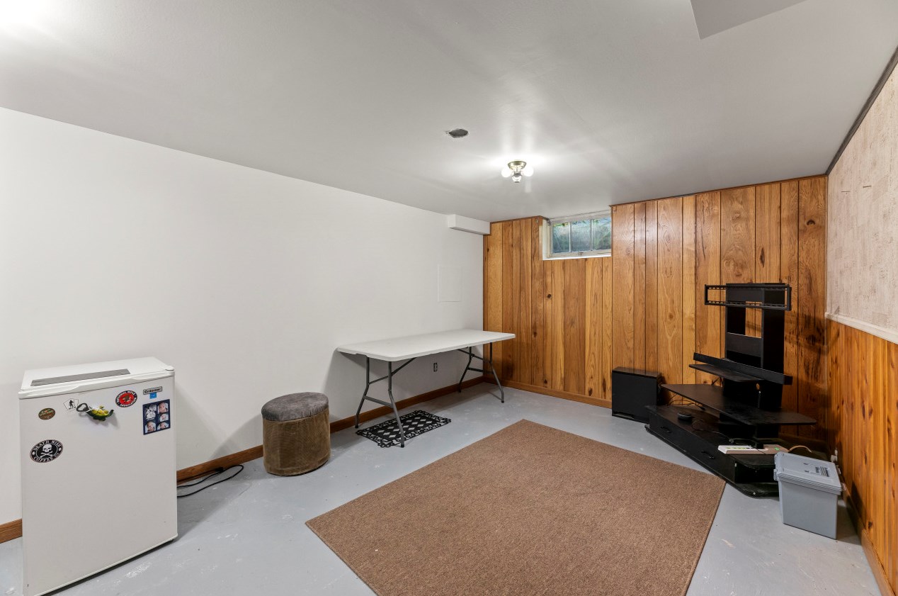 185 91st Pl, Milwaukee WI  53226-4525 exterior