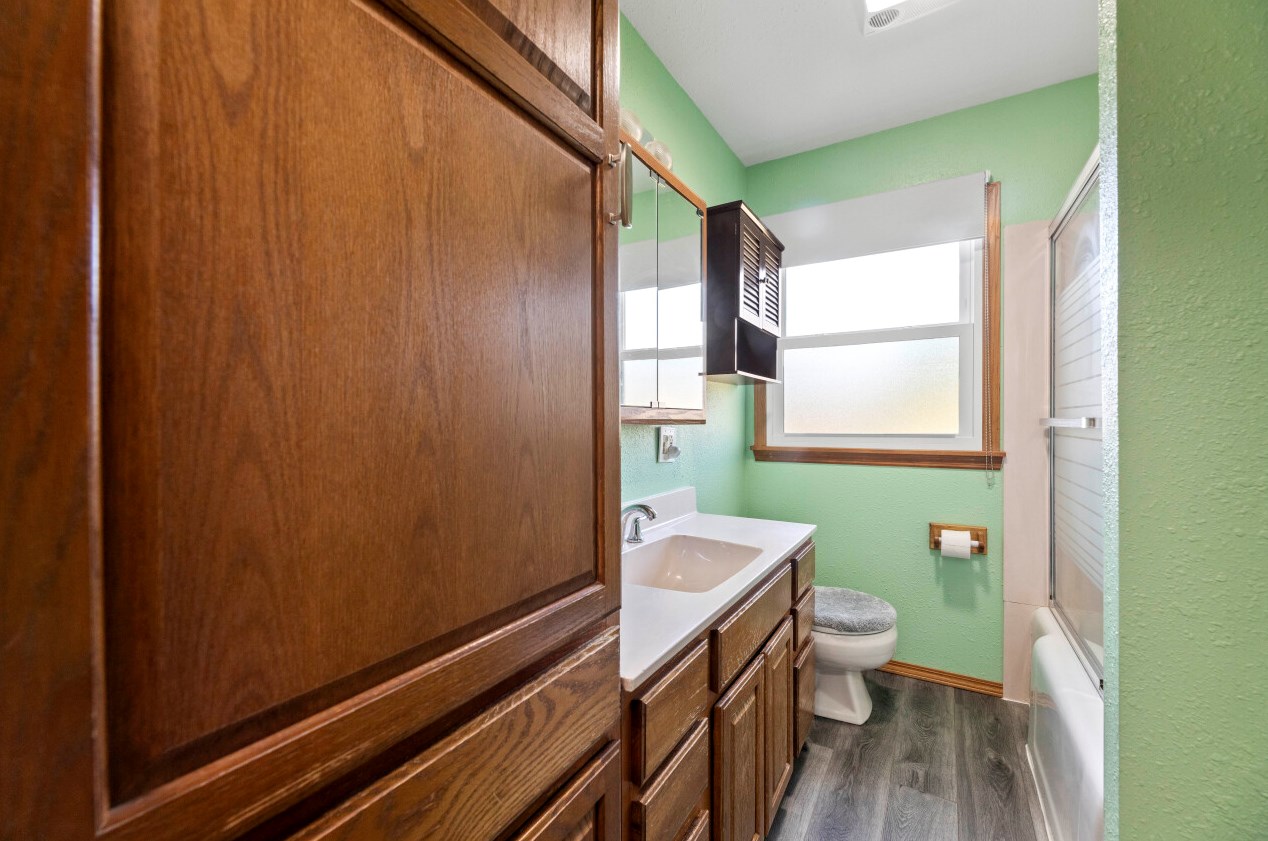 185 91st Pl, Milwaukee WI  53226-4525 exterior