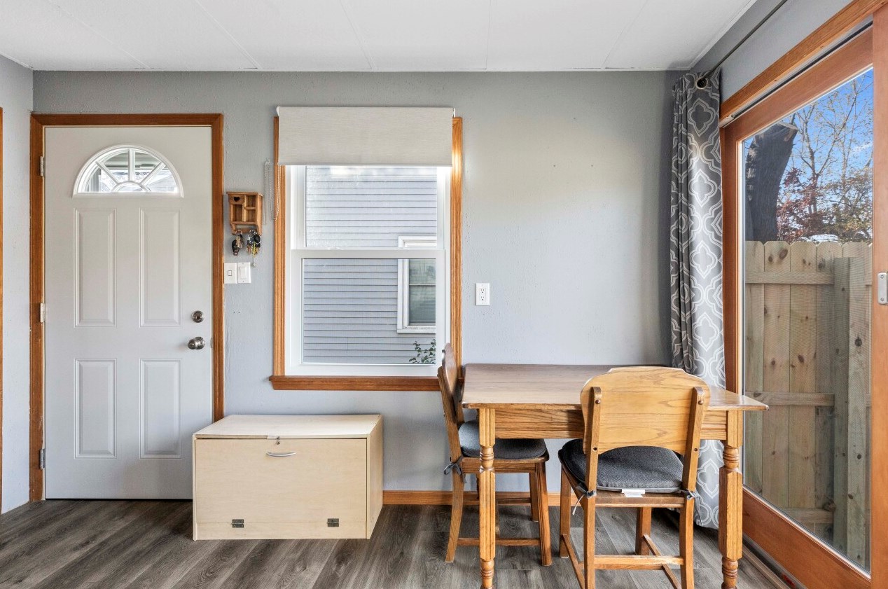 185 91st Pl, Milwaukee WI  53226-4525 exterior