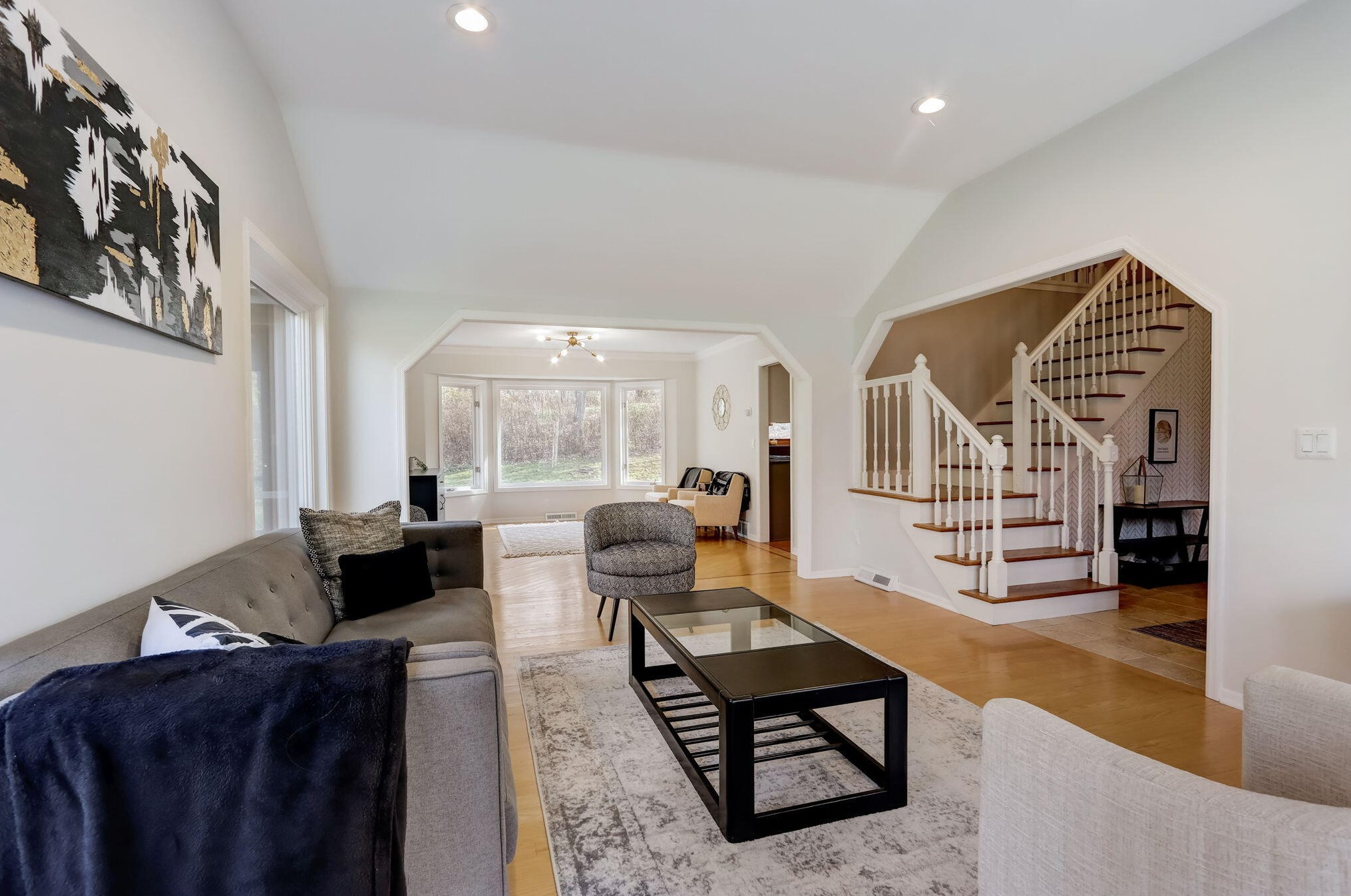 468 Garrison Ct, Delafield WI  53018-2033 exterior