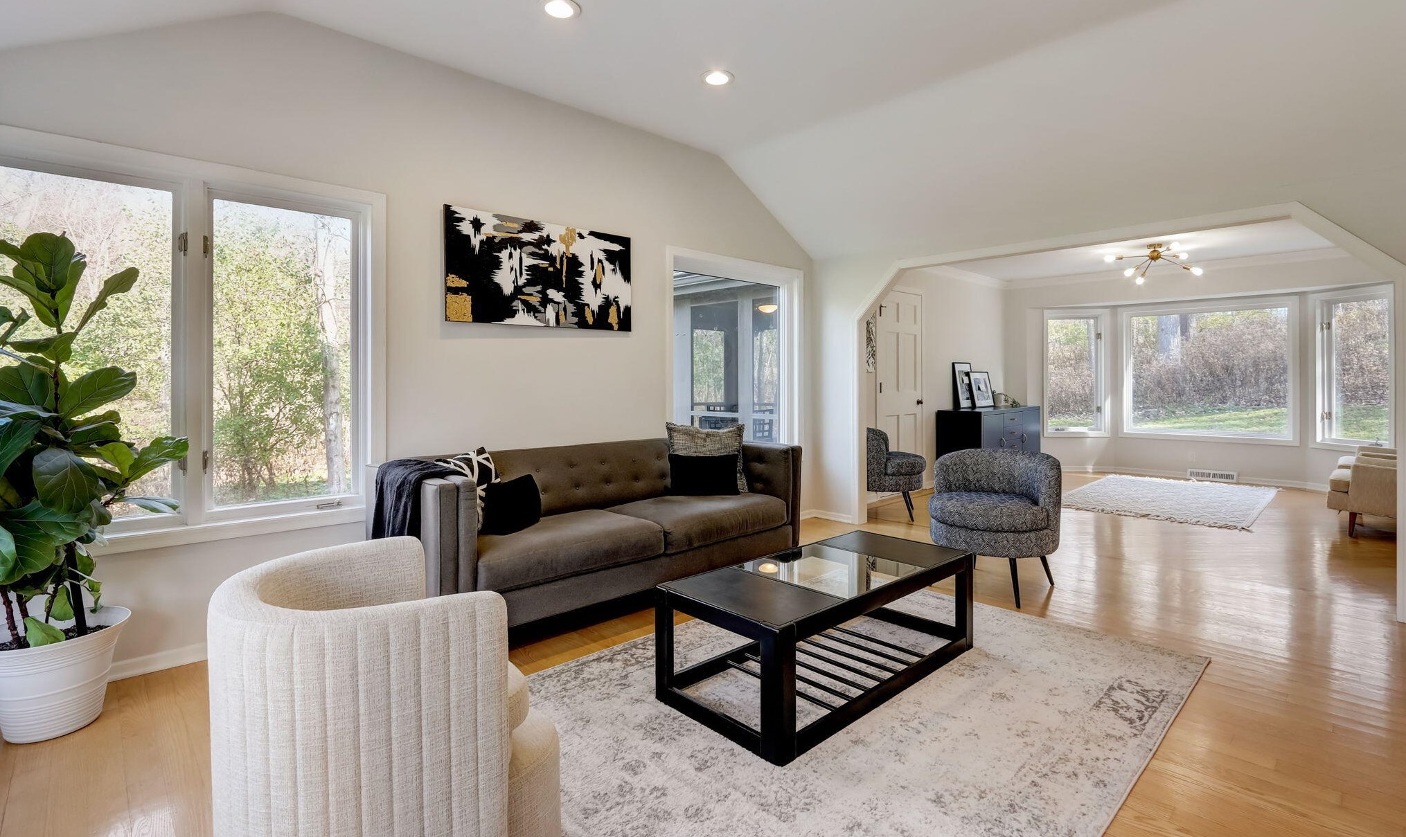 468 Garrison Ct, Delafield WI  53018-2033 exterior