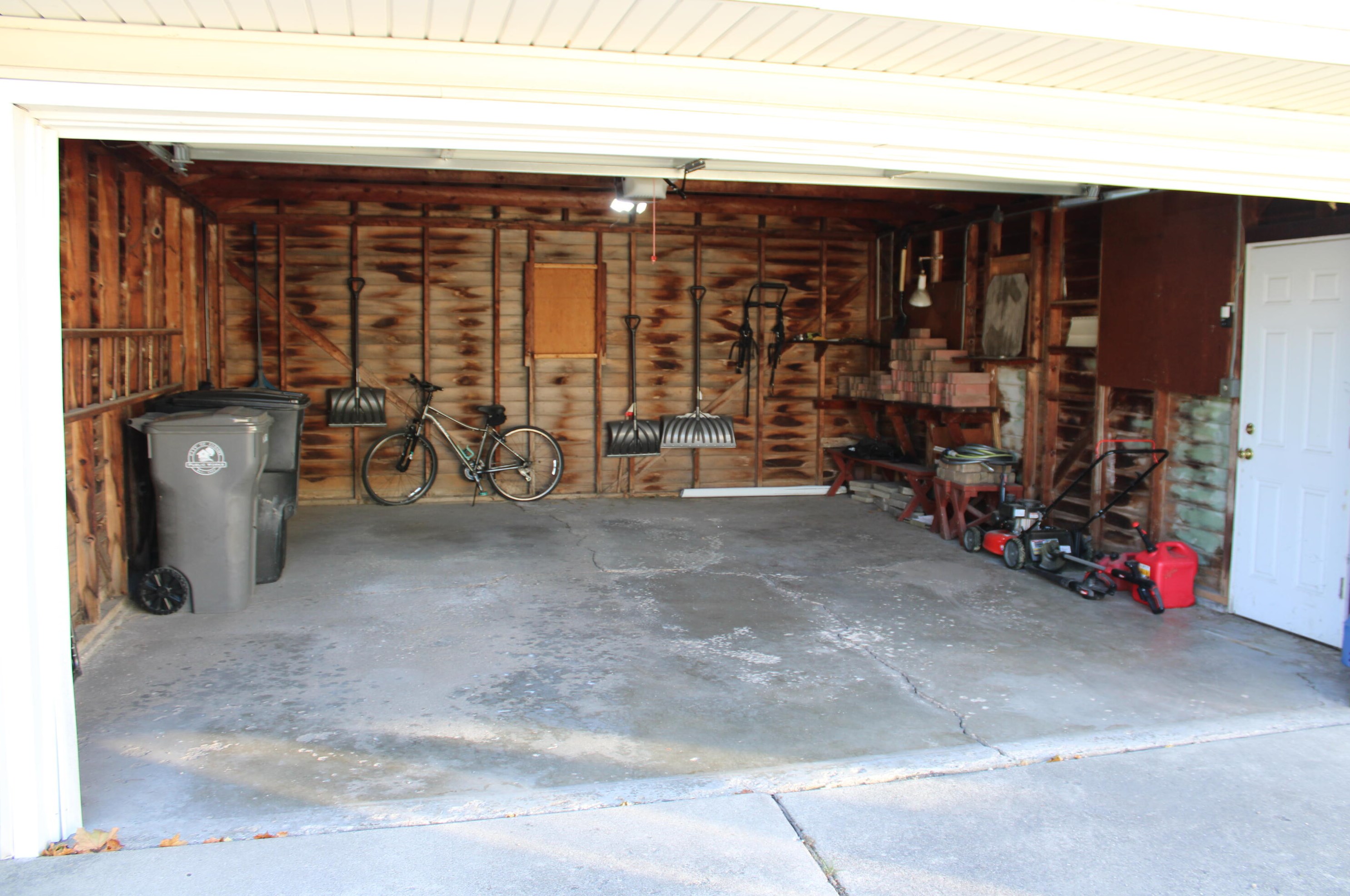 3677 Kimberly Ave, Cudahy WI  53110-3049 exterior