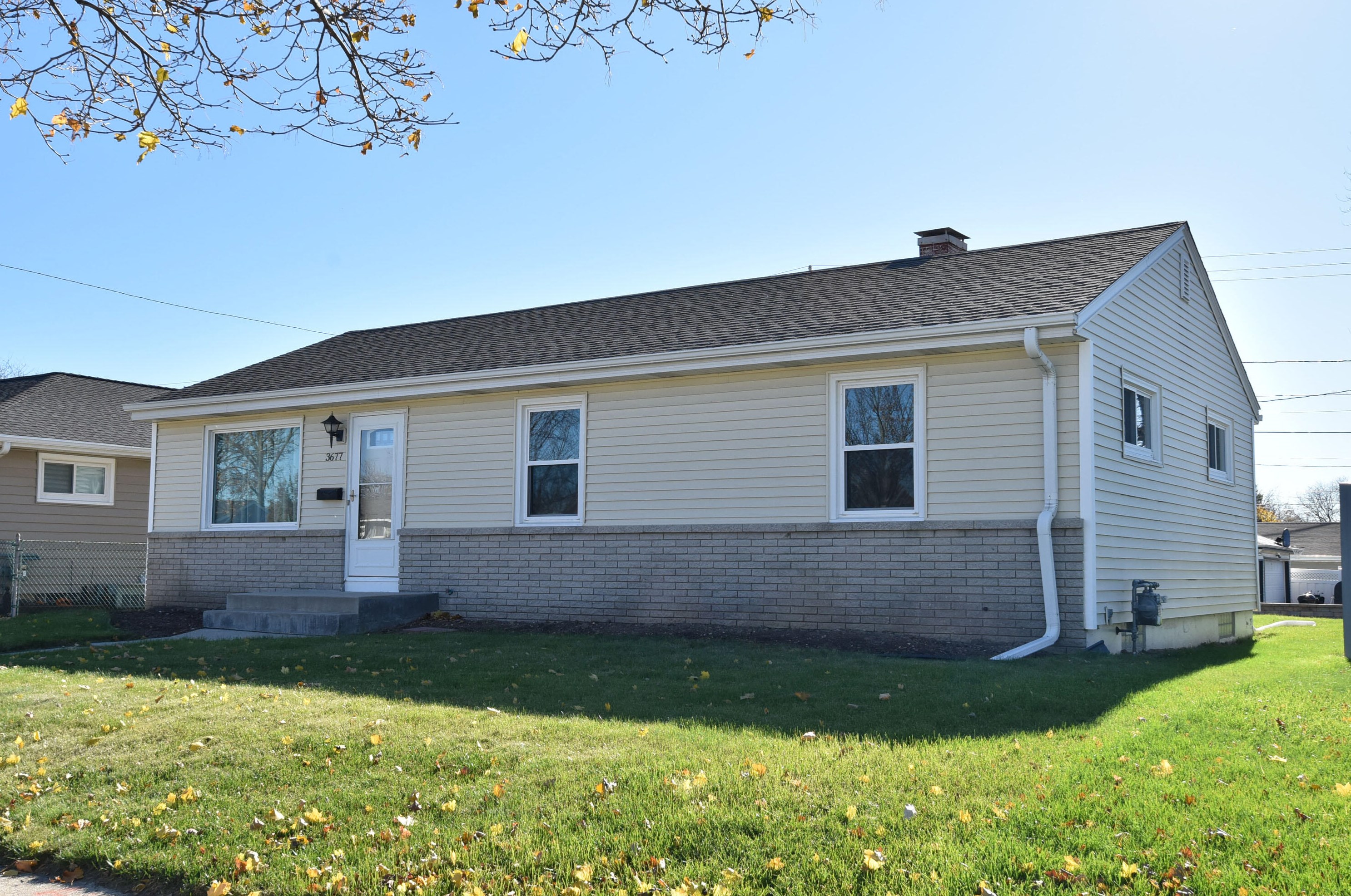 3677 Kimberly Ave, Cudahy WI  53110-3049 exterior