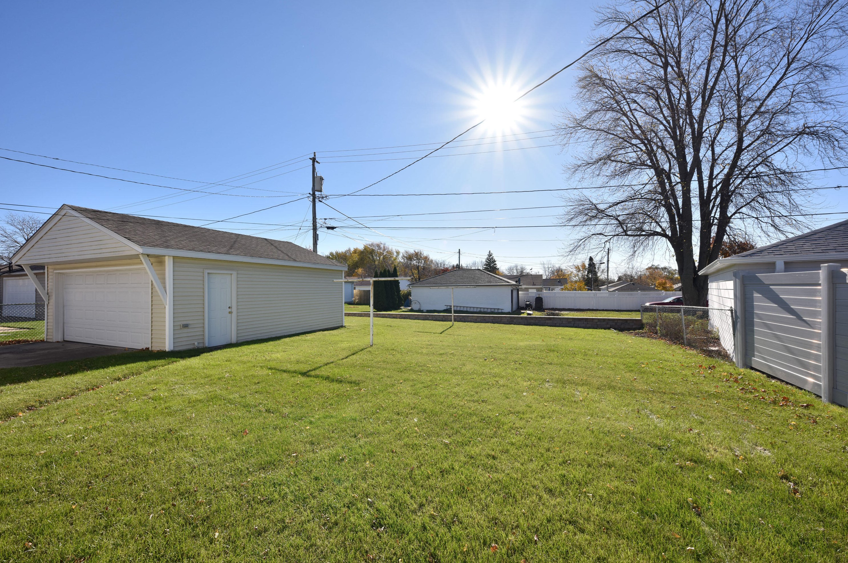 3677 Kimberly Ave, Cudahy WI  53110-3049 exterior