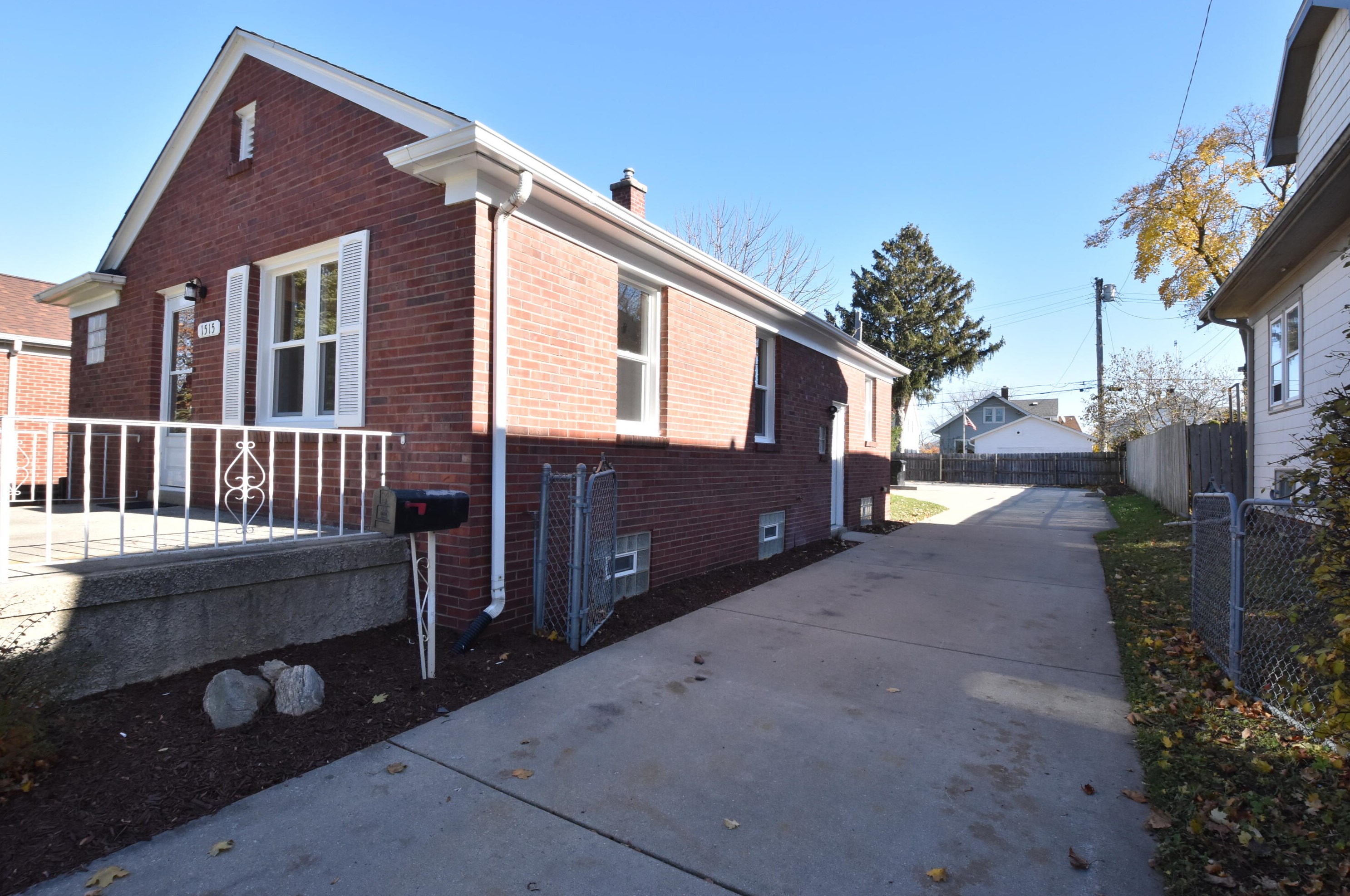 1515 Cleveland Ave, Racine WI  53405-3333 exterior