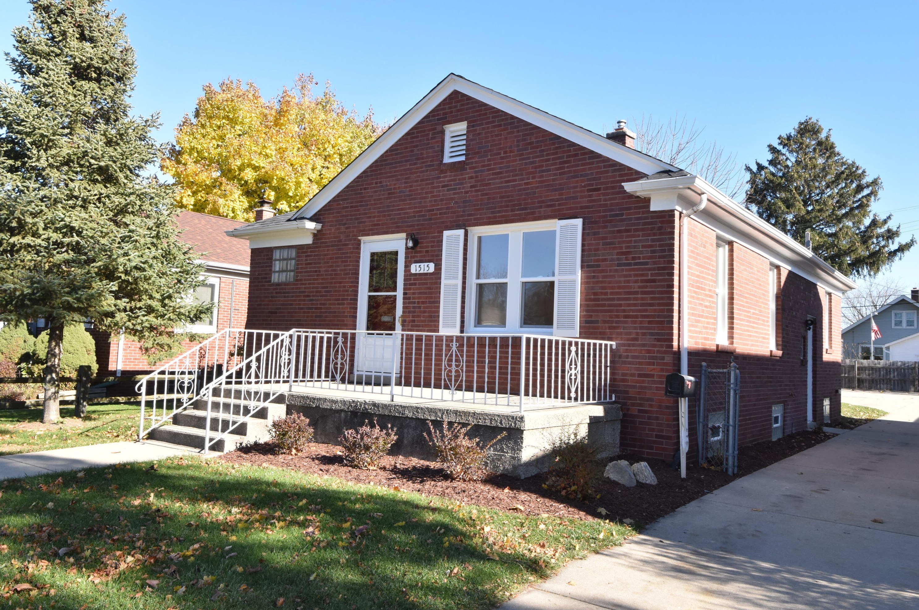 1515 Cleveland Ave, Racine WI  53405-3333 exterior