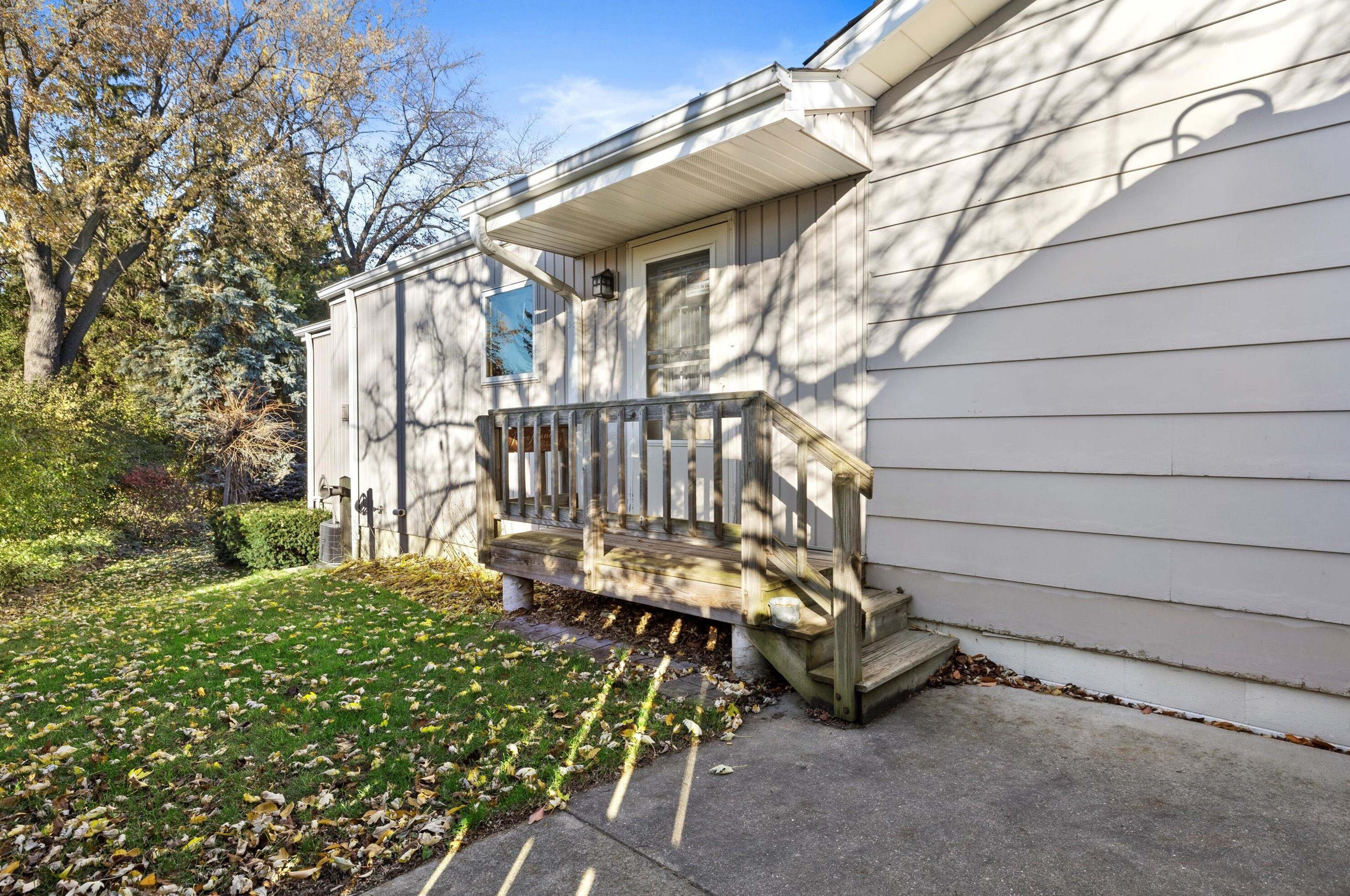 5838 Tahoe Dr, Racine WI  53406-5250 exterior