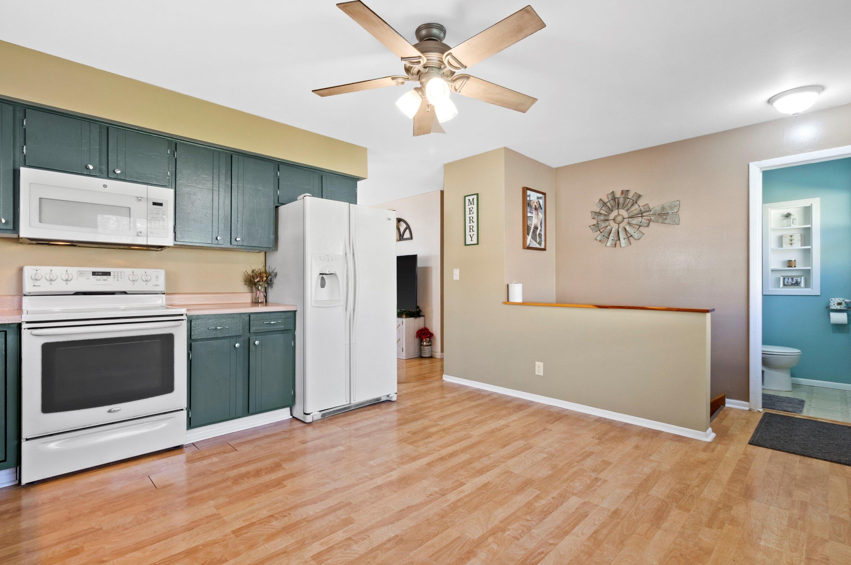 716 Chicory Rd, Lyons WI  53105-1616 exterior