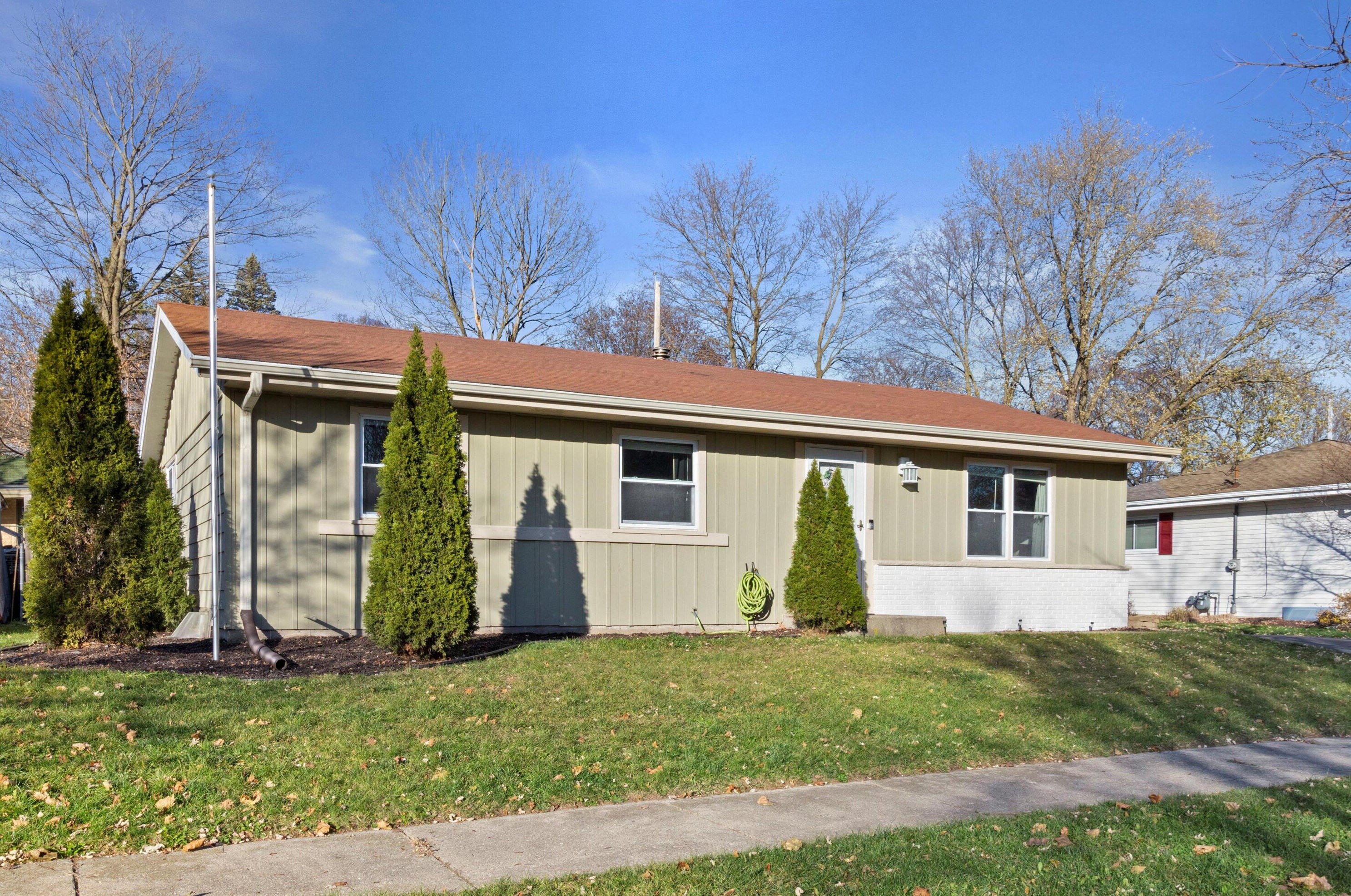 716 Chicory Rd, Lyons WI  53105-1616 exterior