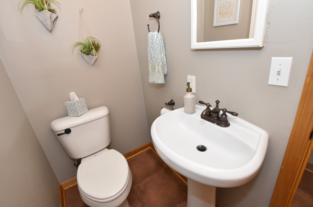 11825 Garfield Ave, Milwaukee WI  53226-2025 exterior