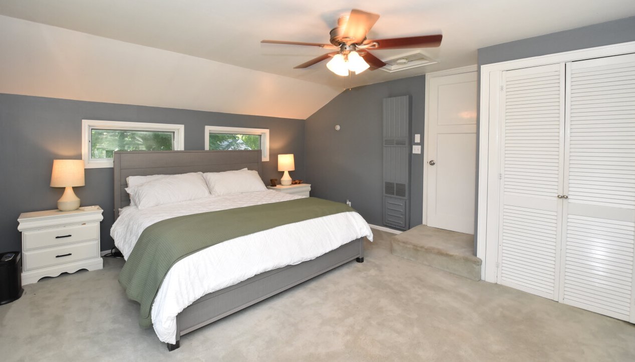 11825 Garfield Ave, Milwaukee WI  53226-2025 exterior