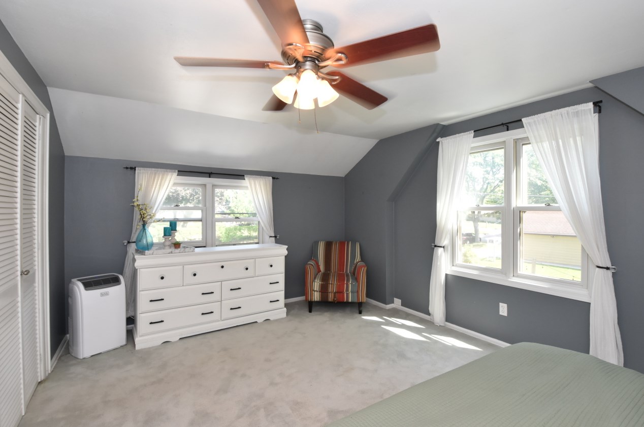 11825 Garfield Ave, Milwaukee WI  53226-2025 exterior