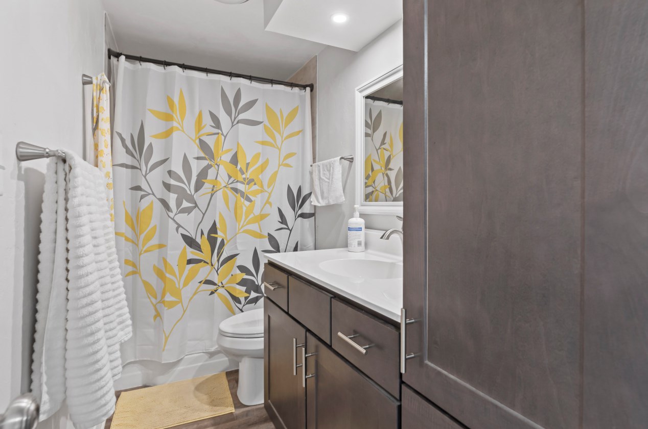 1220 Randolph St, Watertown WI 53094-6706 exterior