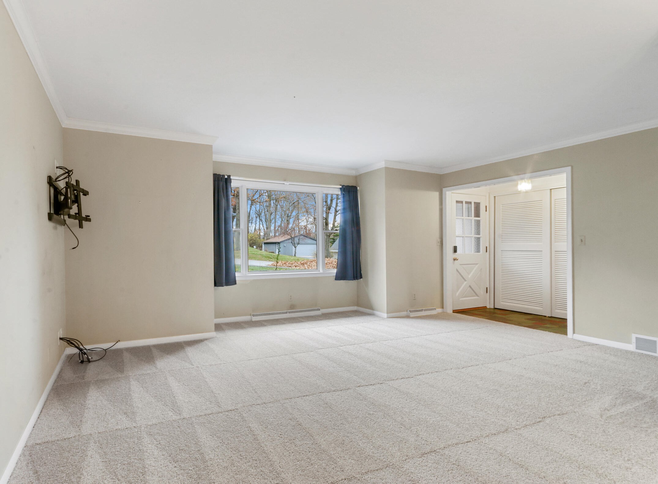 635 Upper Brookwood Dr, Fontana WI  53125-1807 exterior
