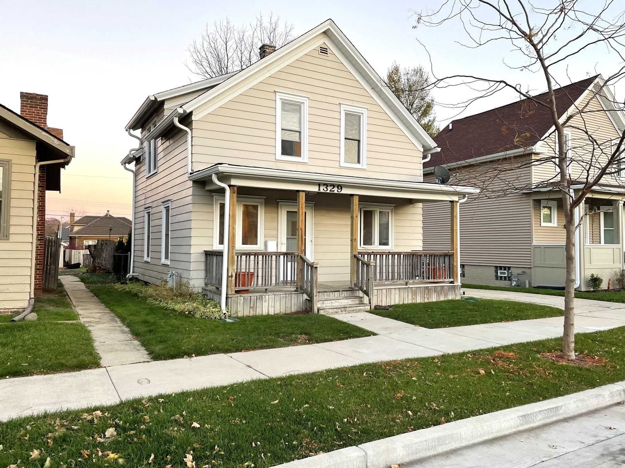 1329 Monroe Ave, Racine WI  53405-2838 exterior