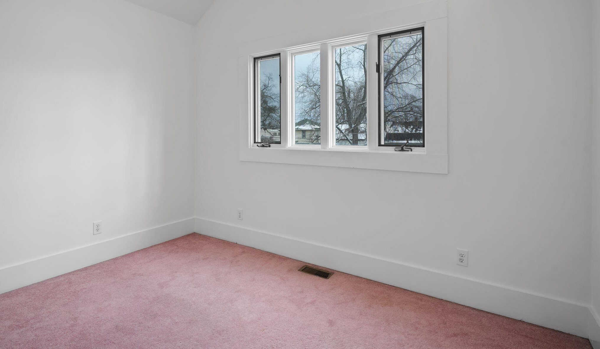 1241 Blaine Ave, Racine WI 53405-2912 exterior