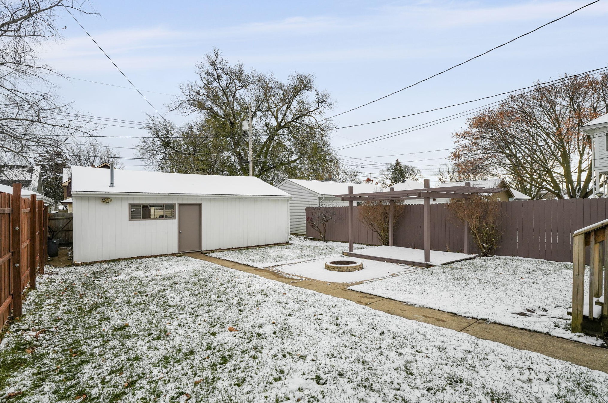 1241 Blaine Ave, Racine WI 53405-2912 exterior