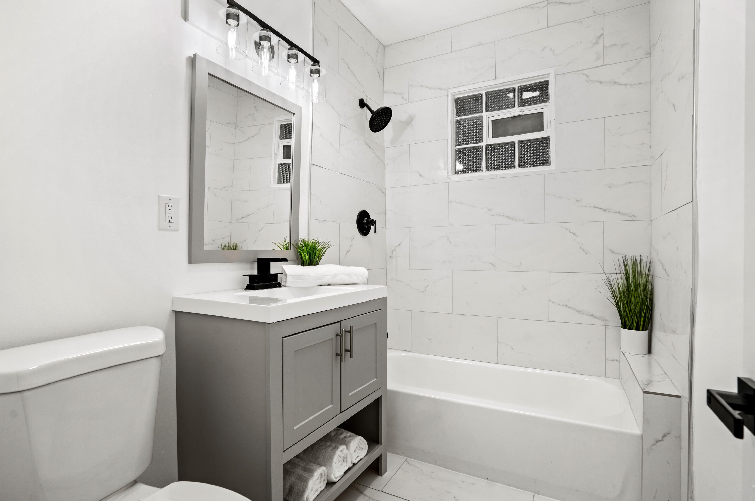 2673 46th St, Milwaukee WI  53210-2405 exterior