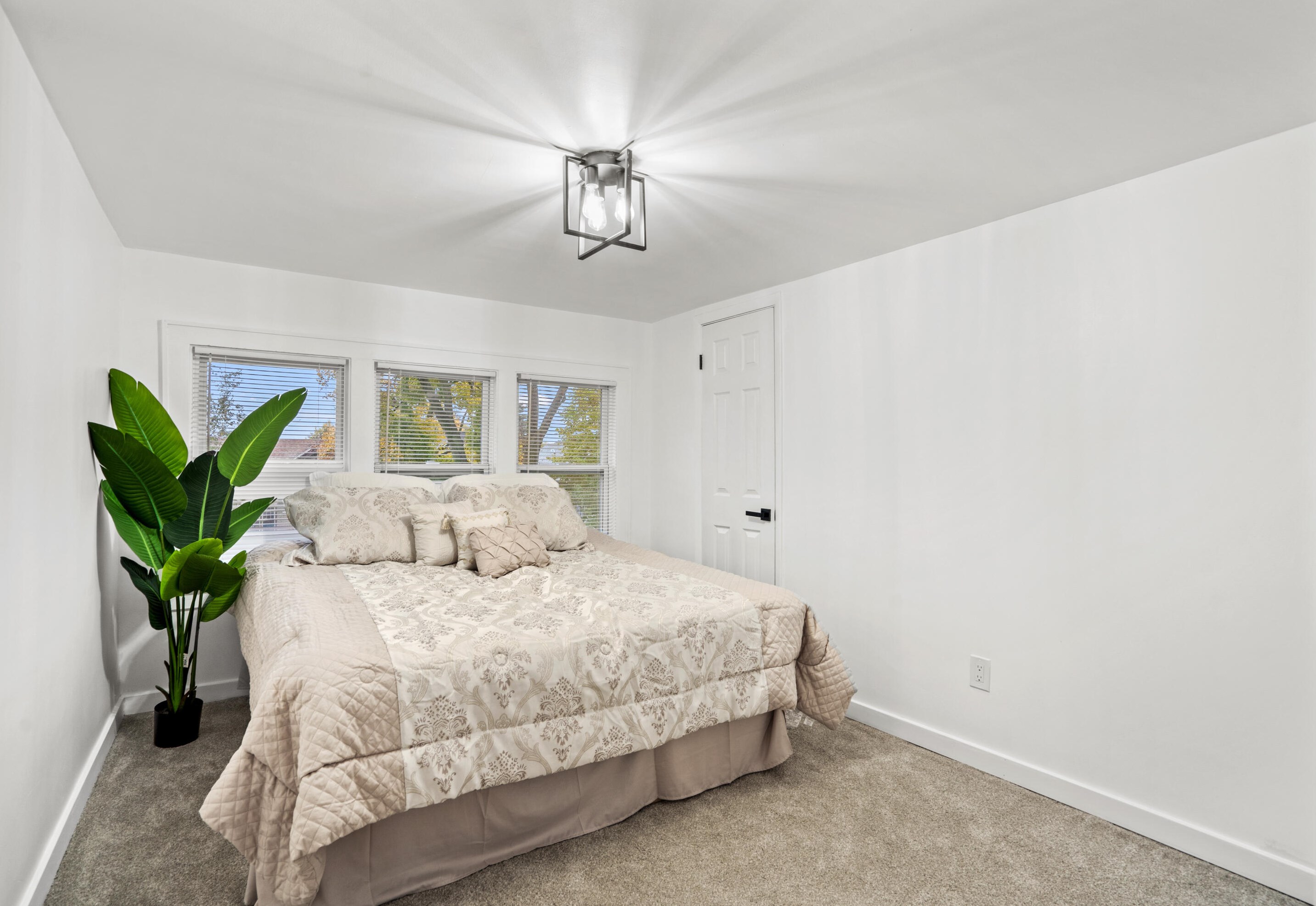 2673 46th St, Milwaukee WI  53210-2405 exterior