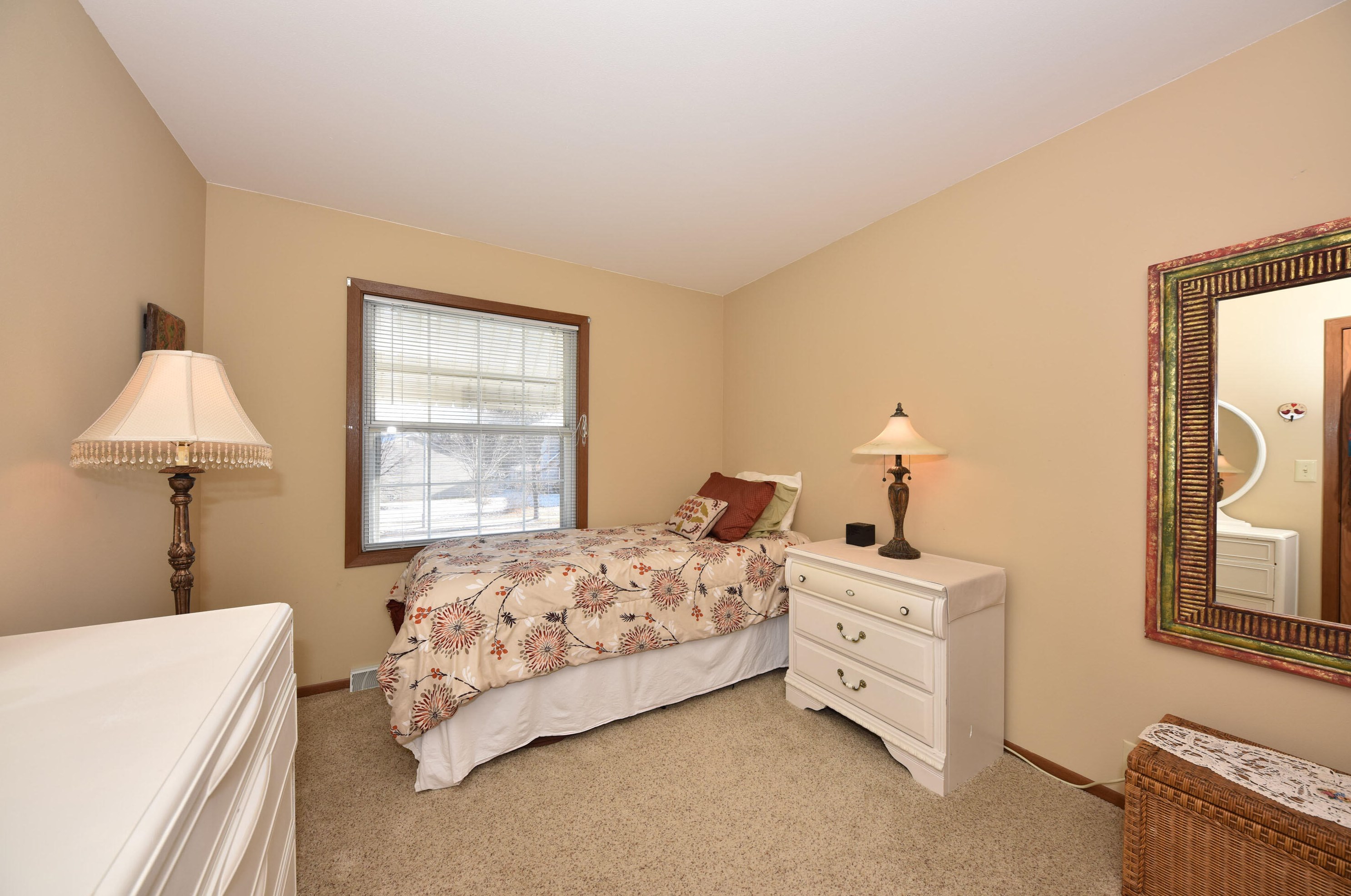 8907 70, Milwaukee WI 53223-2114 exterior