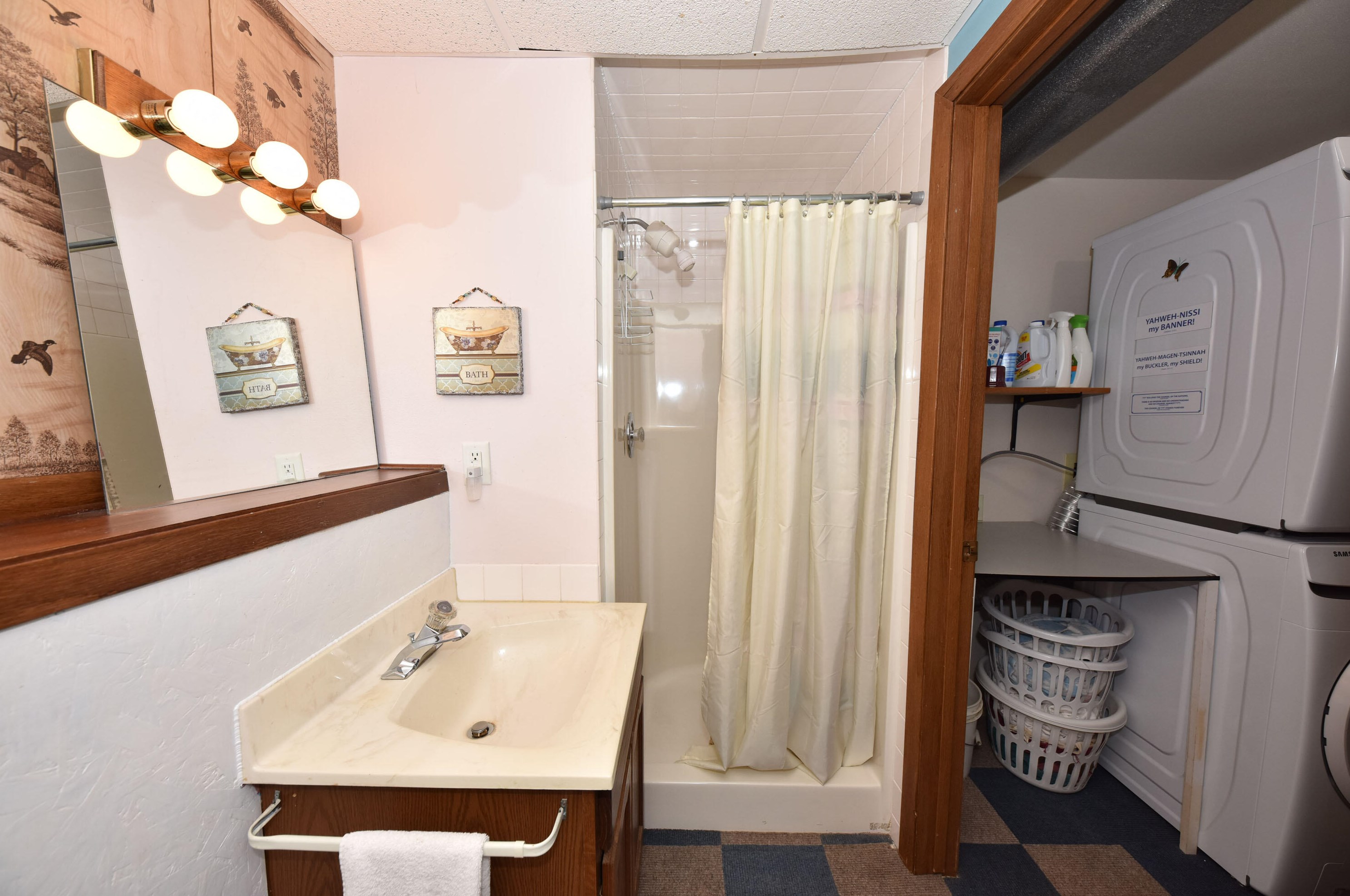 8907 70, Milwaukee WI 53223-2114 exterior