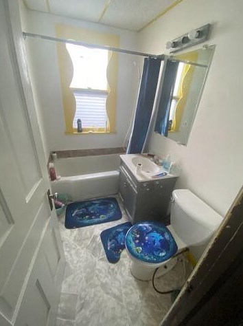 319 Memorial Dr, Racine WI 53404-3221 exterior