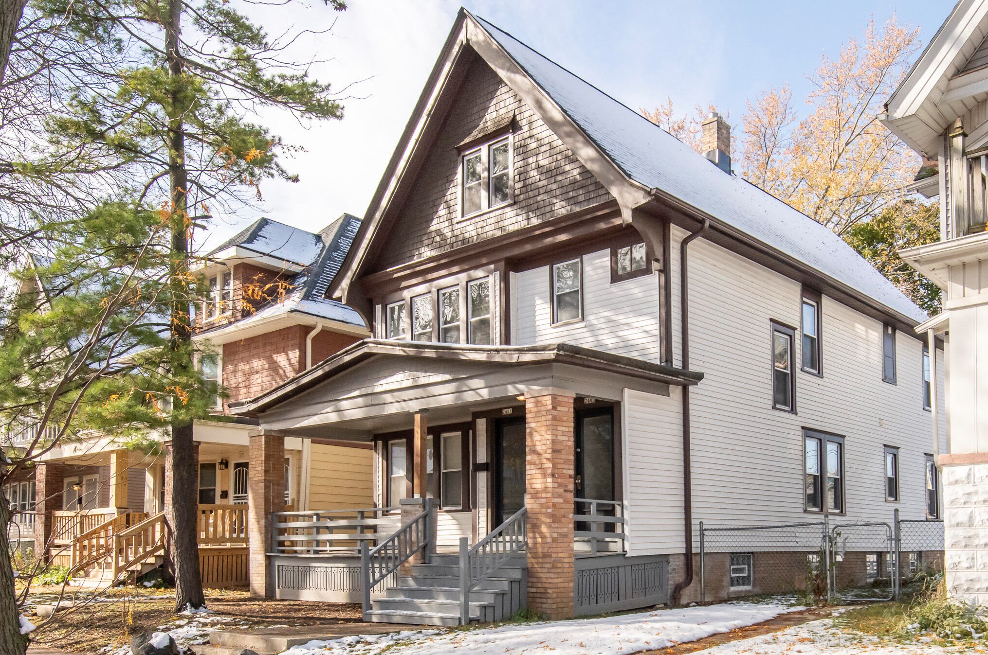 2461 45th St, Milwaukee WI 53210-2913 exterior