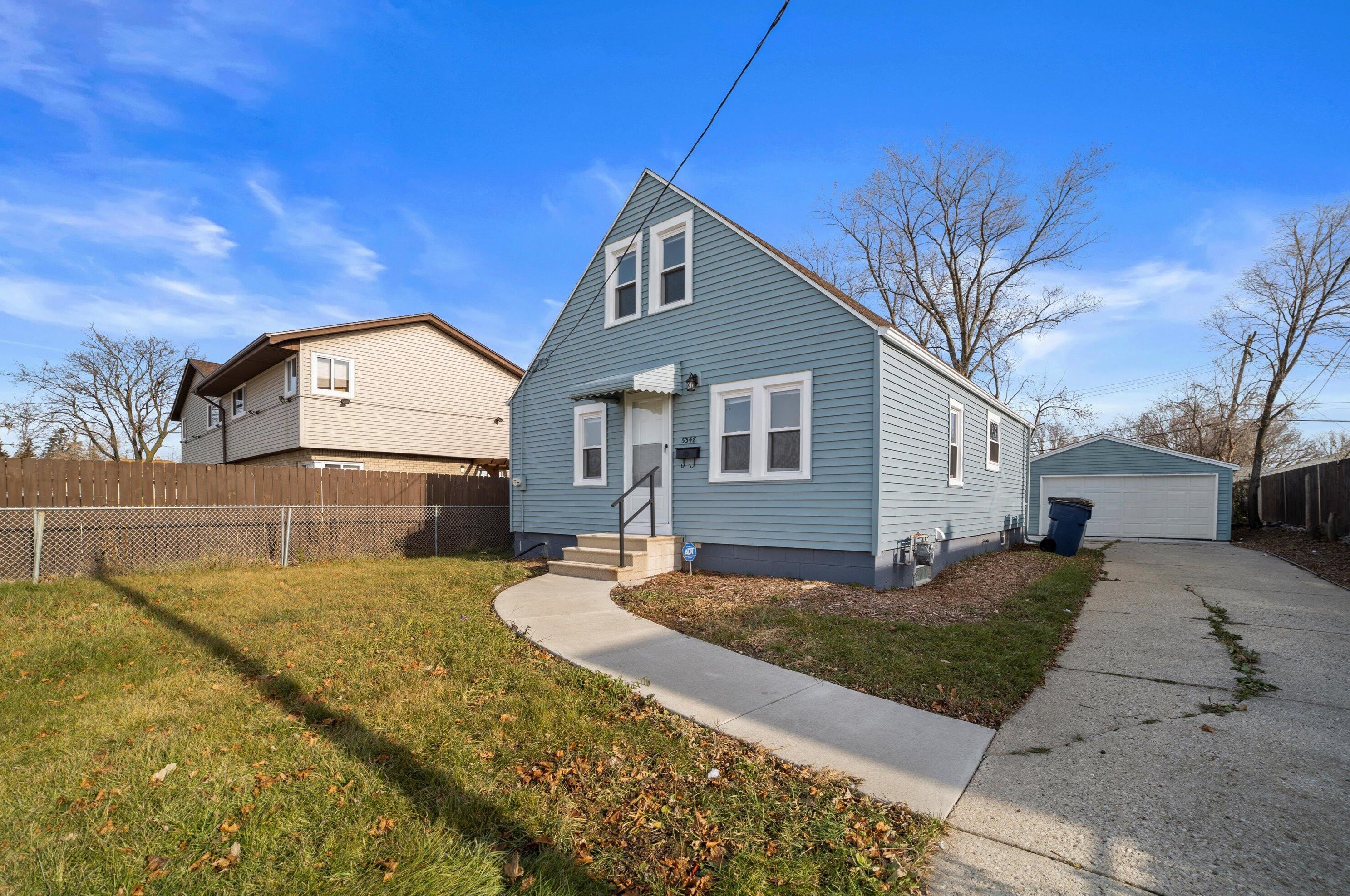 5348 91, Milwaukee WI 53224-5304 exterior