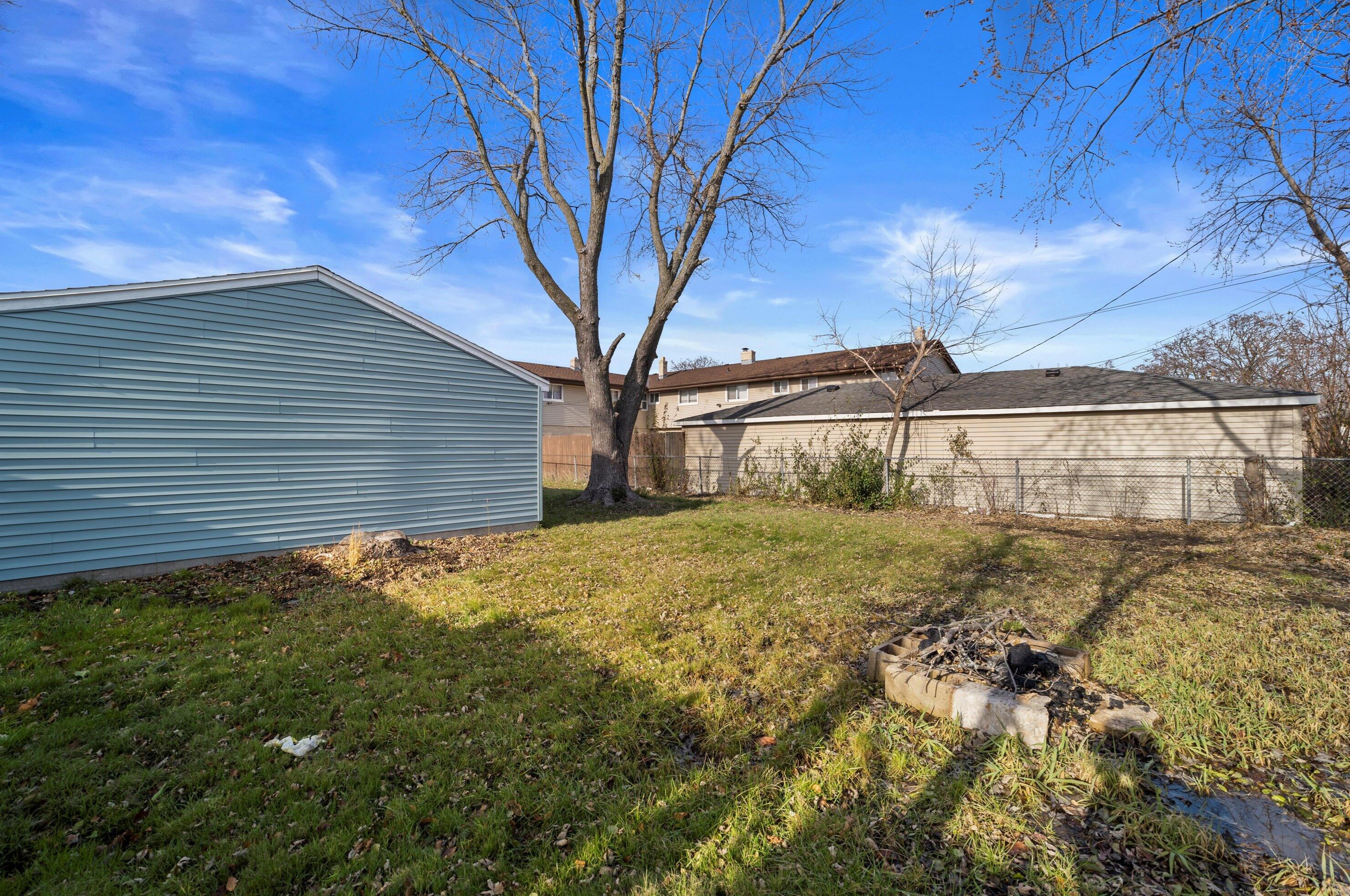 5348 91, Milwaukee WI 53224-5304 exterior