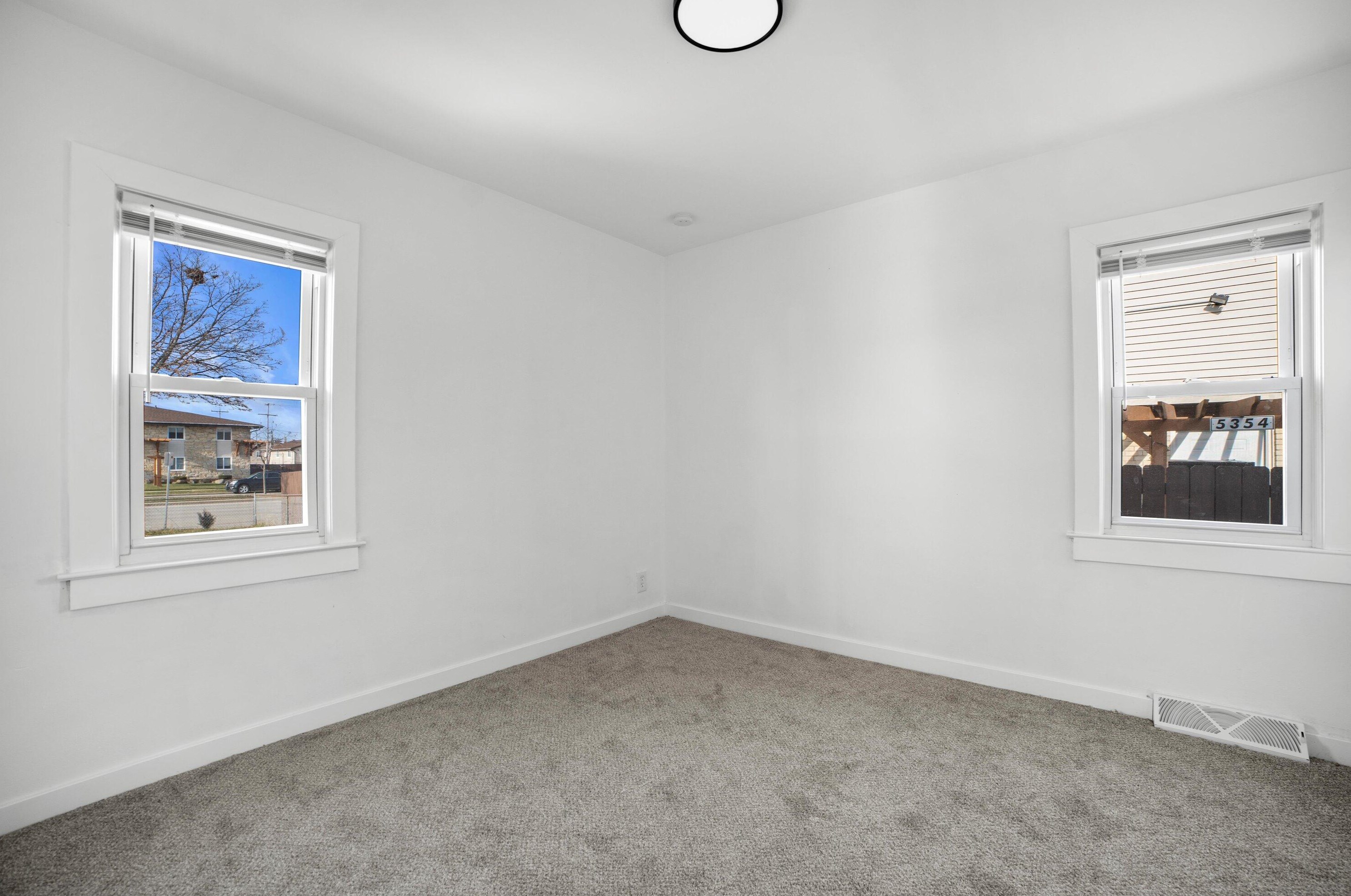 5348 91, Milwaukee WI 53224-5304 exterior